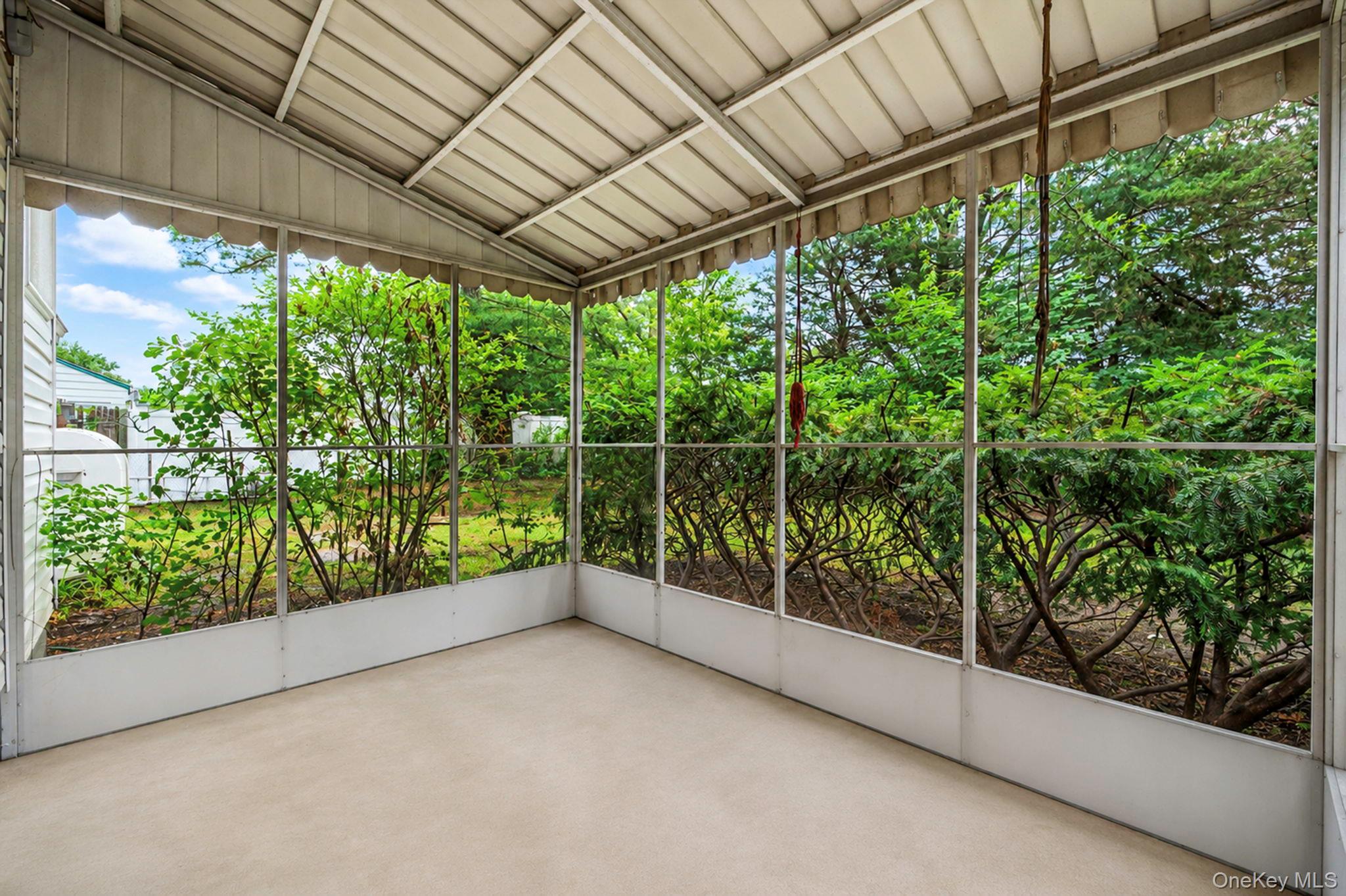 2715 Falcon Avenue Property Photo 16