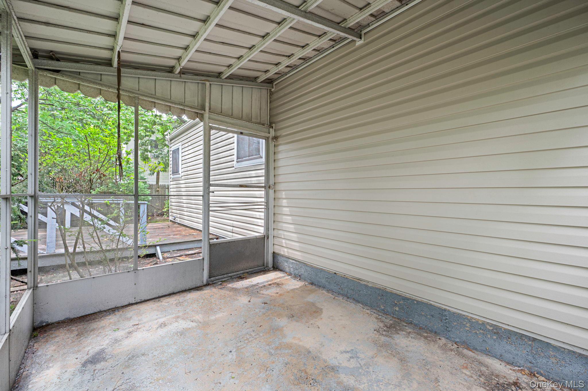 2715 Falcon Avenue Property Photo 17