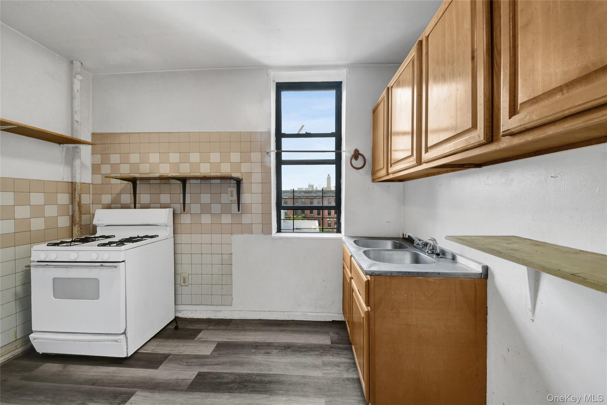 975 Union 51 Property Photo 5