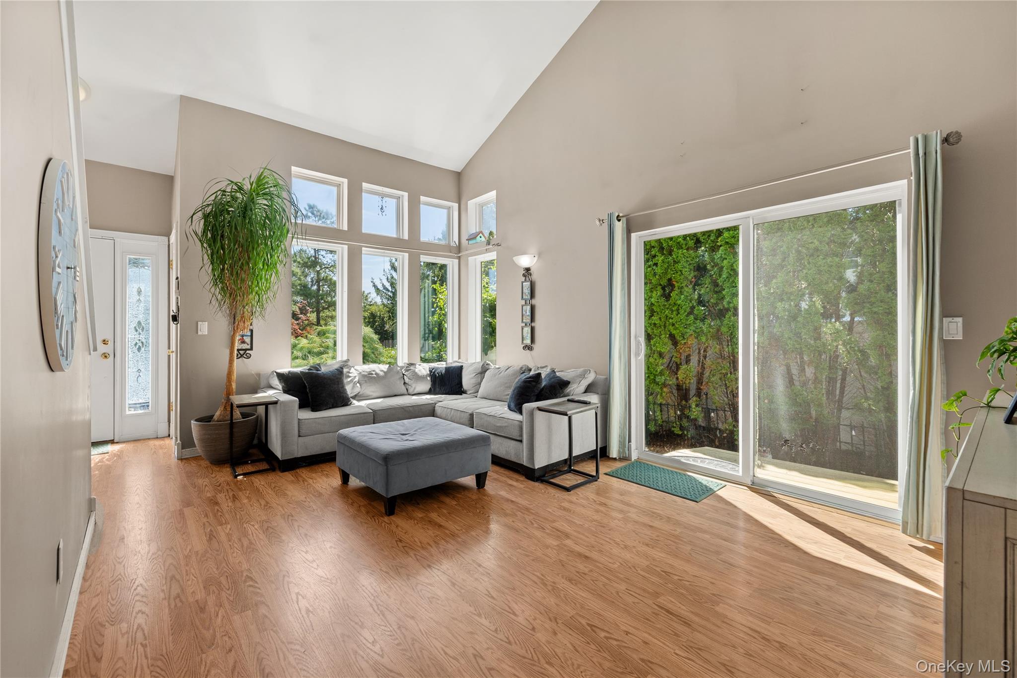 172 11th Avenue Property Photo 2