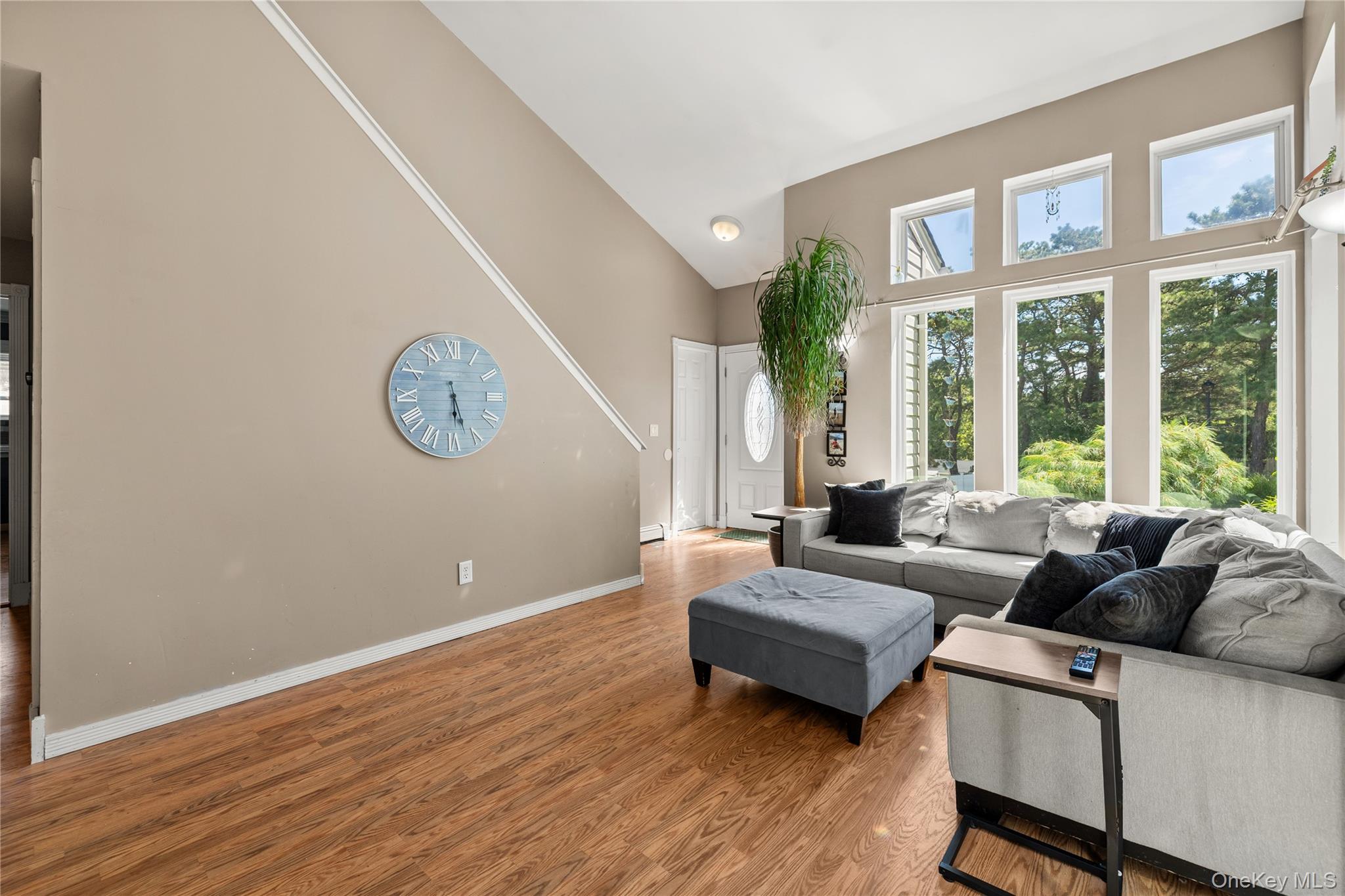 172 11th Avenue Property Photo 4