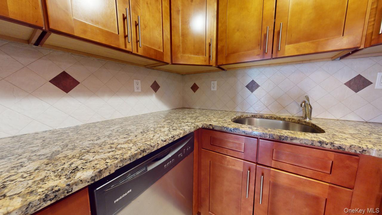 135-23 82nd Avenue 3e Property Photo 6