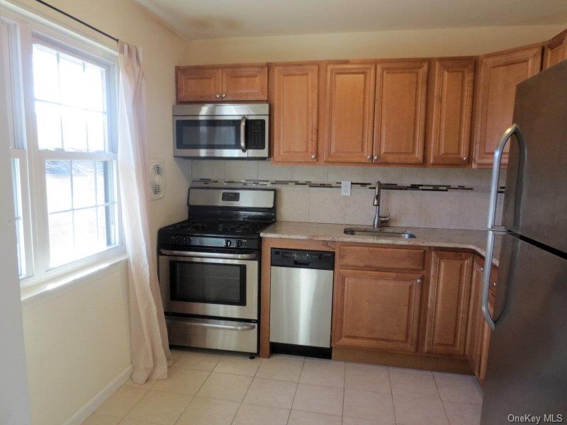106 Mariners Way Property Photo 3