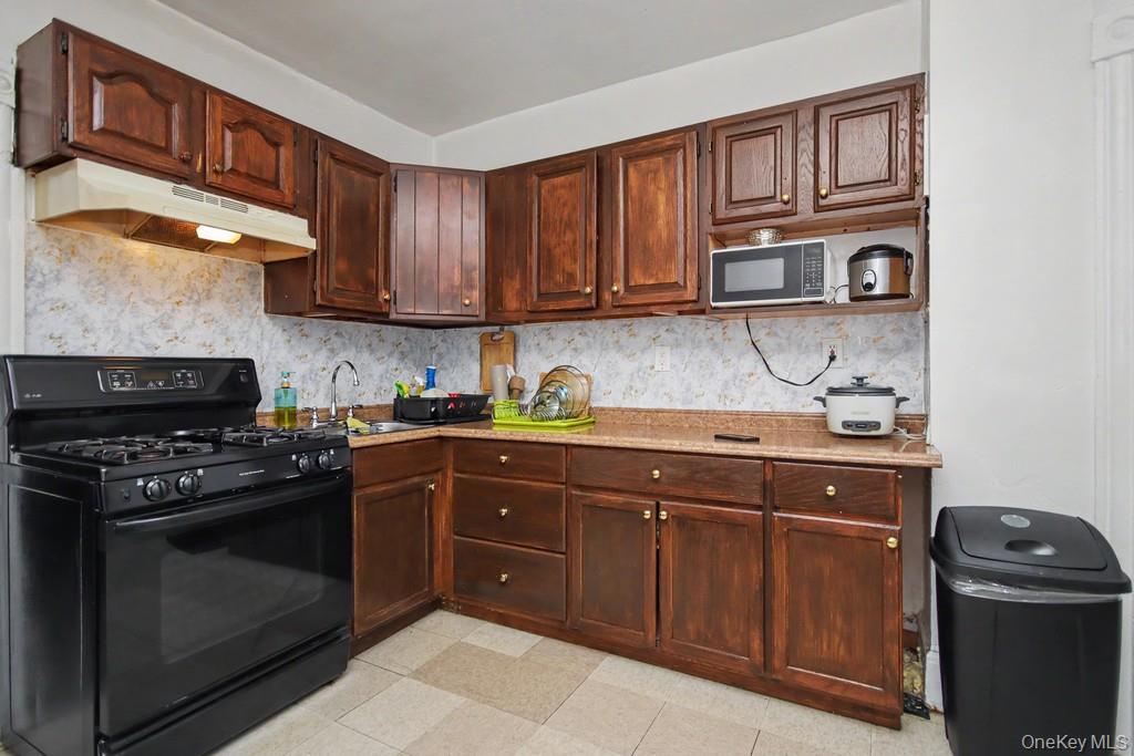 17 19 Edward Street Property Photo 11