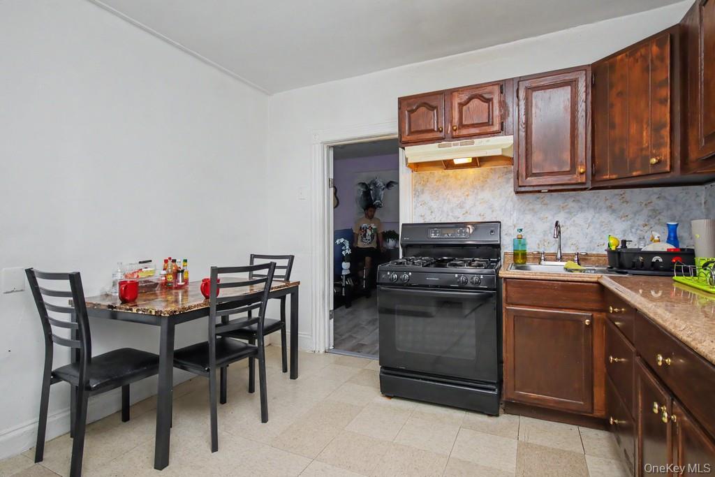 17 19 Edward Street Property Photo 12