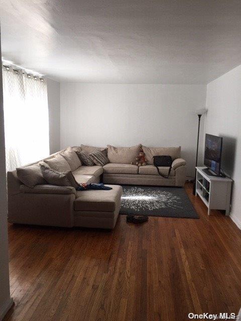 78-43 147 Street 2v Property Photo 4