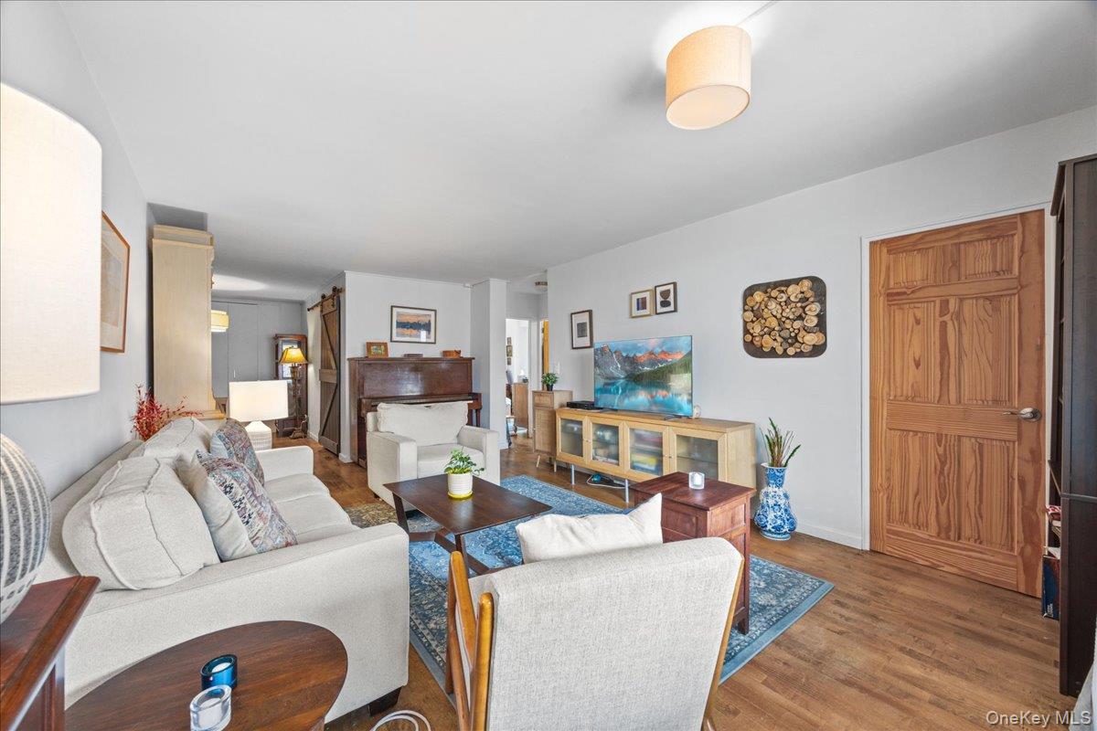 5700 Arlington Avenue 18v Property Photo 2