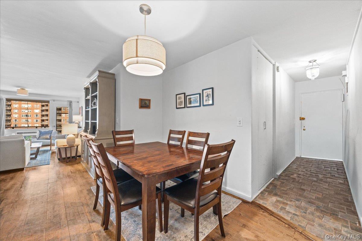 5700 Arlington Avenue 18v Property Photo 8