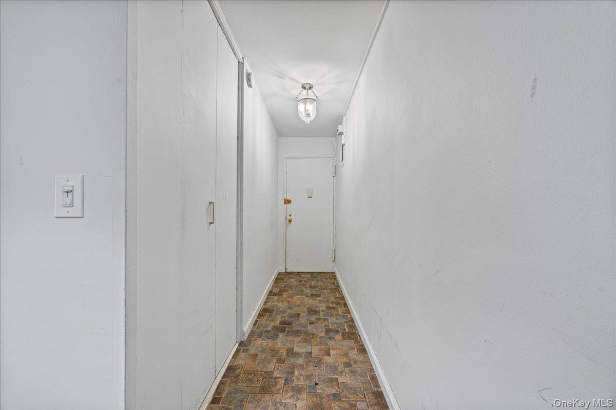 5700 Arlington Avenue 18v Property Photo 9