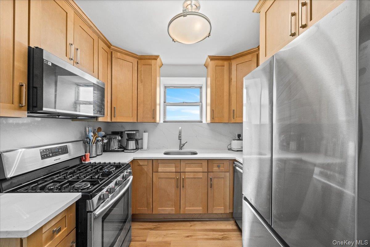5700 Arlington Avenue 18v Property Photo 11
