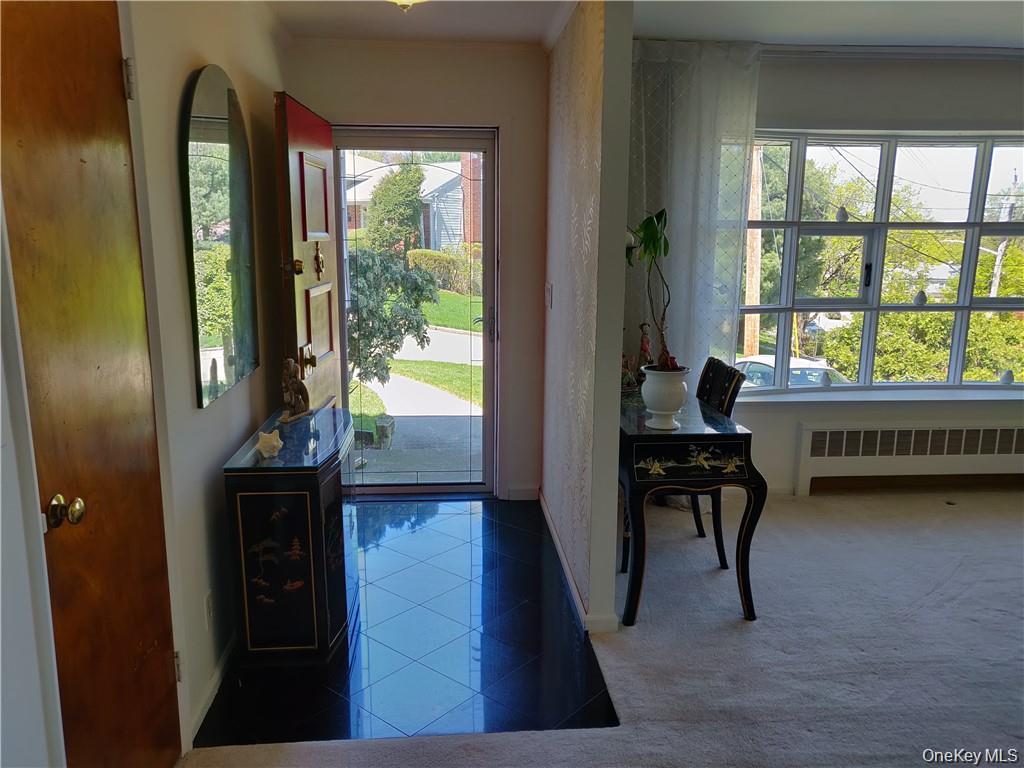 61 Homecrest Oval Property Photo 2