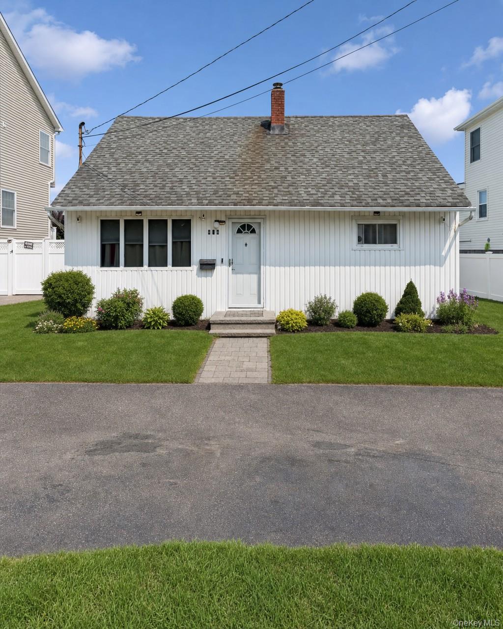 404 Front Street Property Photo 1