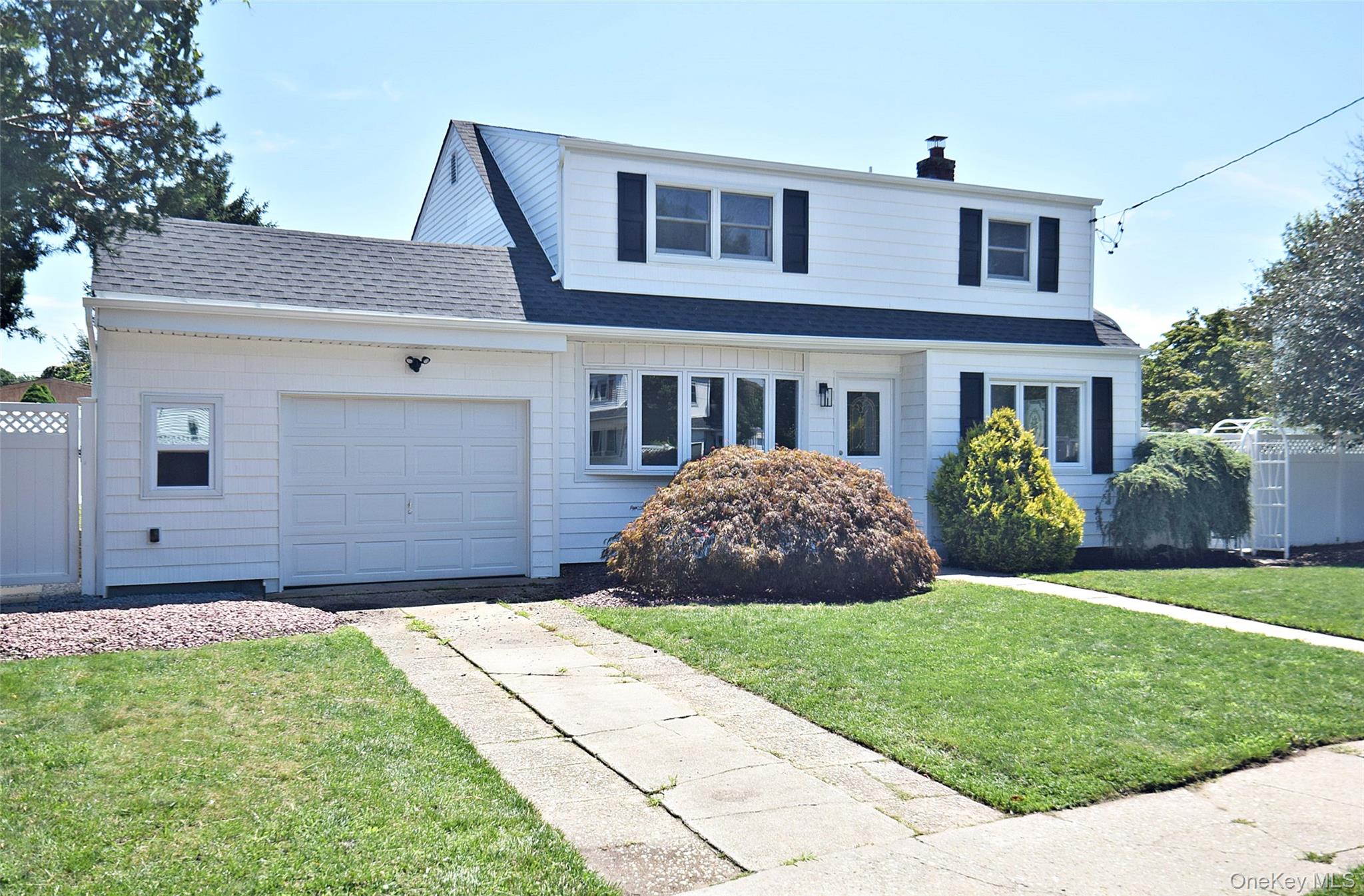 112 Raynor Street Property Photo 2