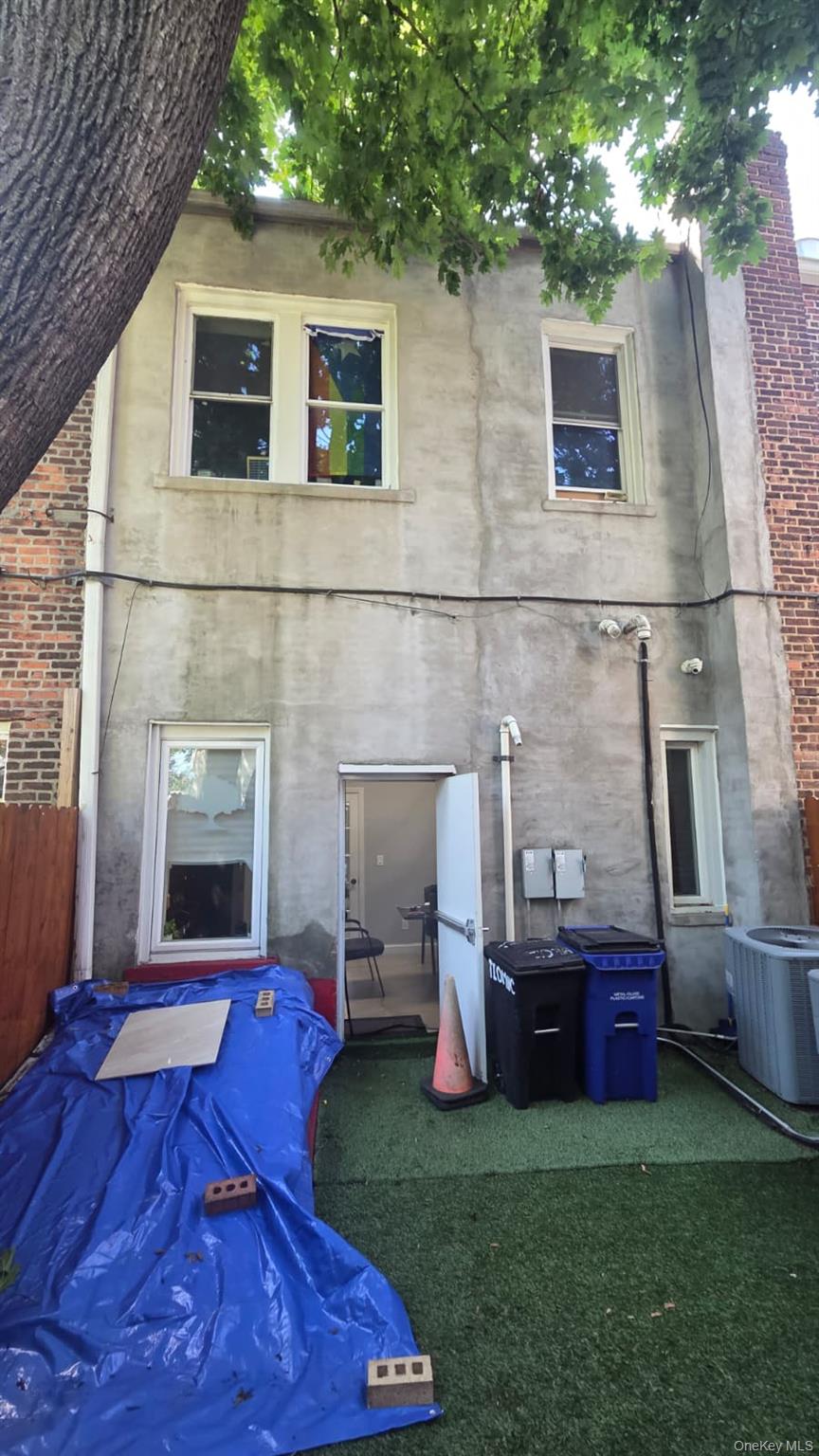 18709 Linden Boulevard Property Photo 2