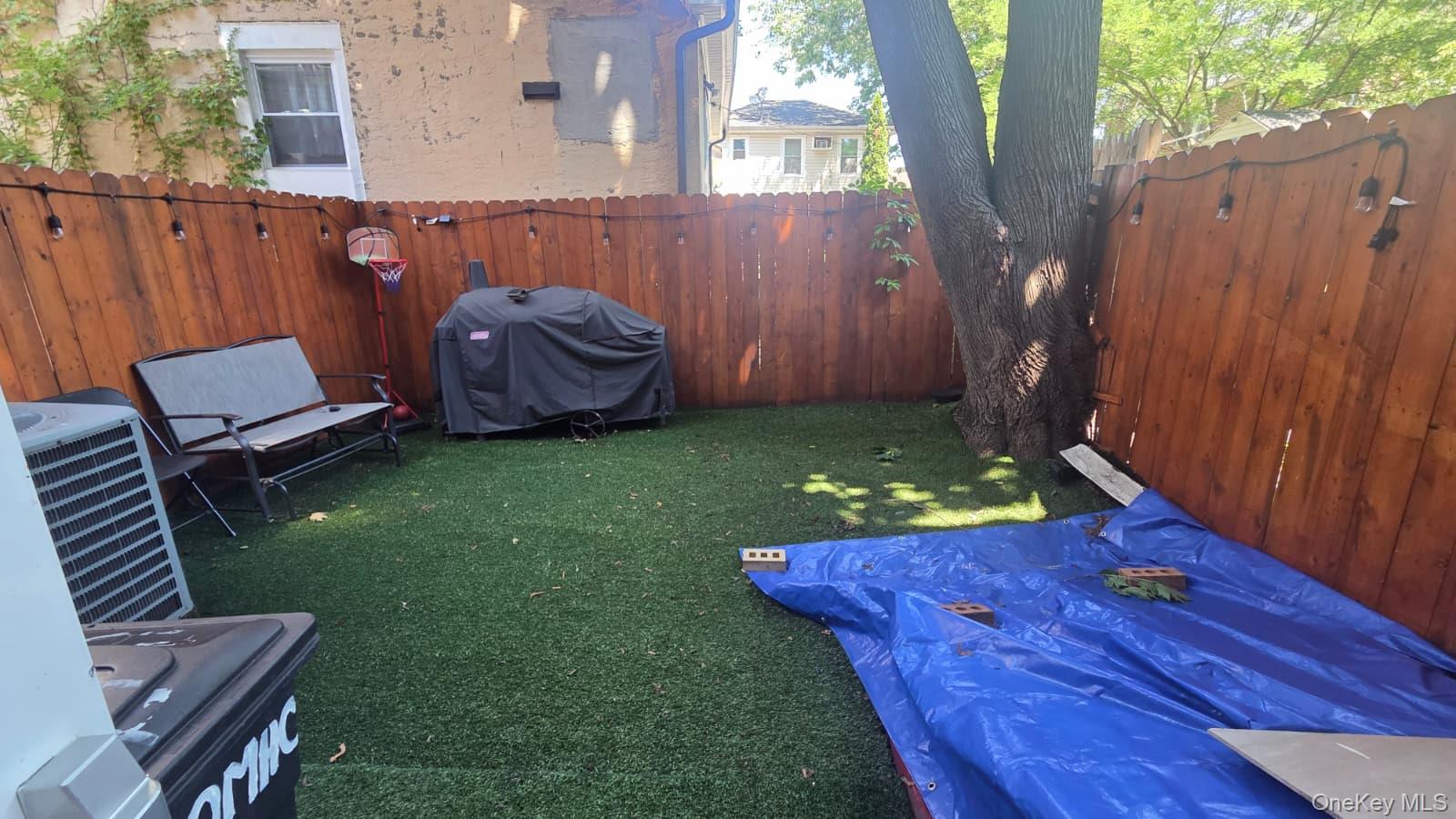 18709 Linden Boulevard Property Photo 3