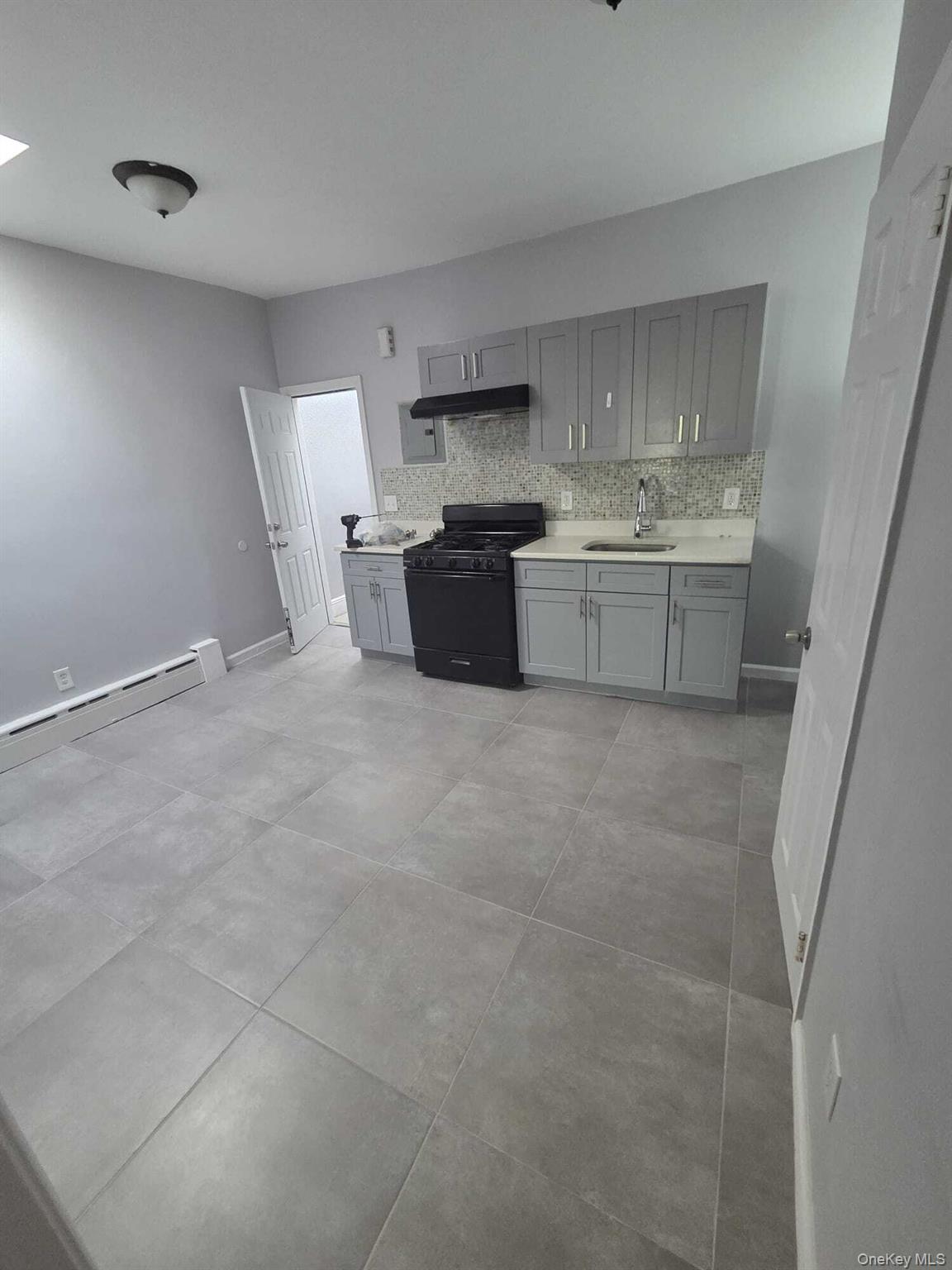 18709 Linden Boulevard Property Photo 8