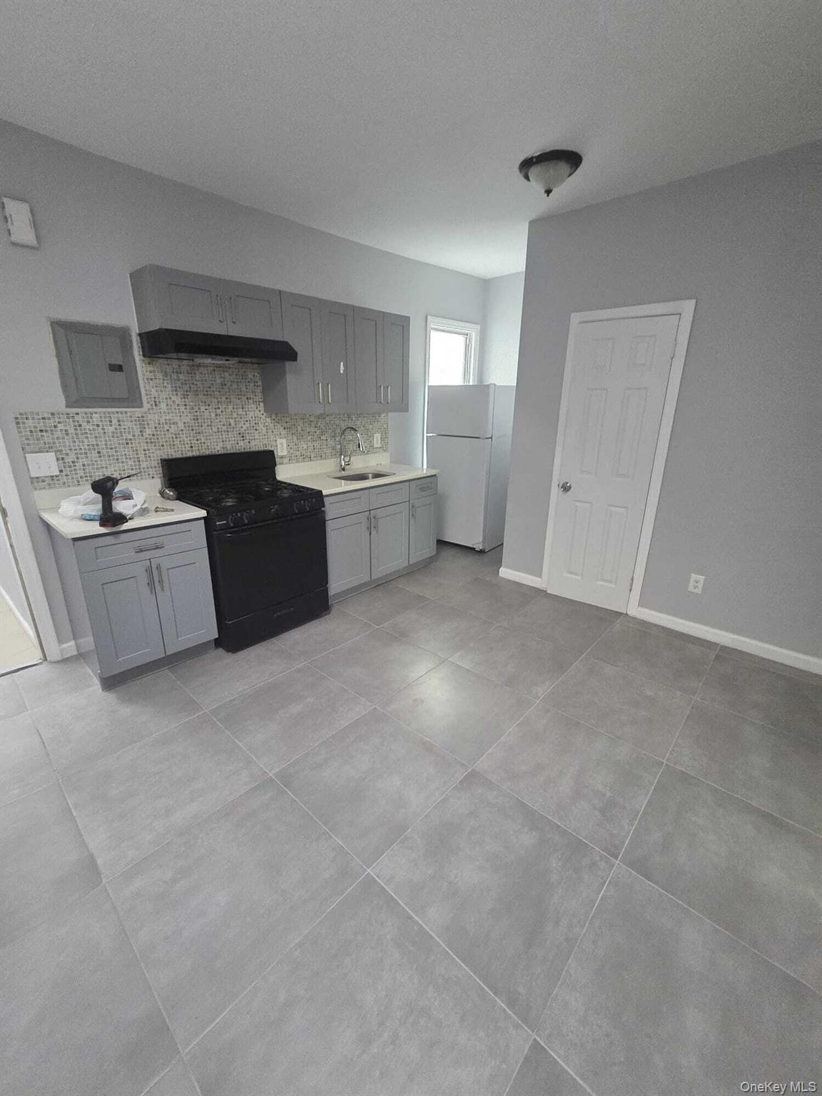 18709 Linden Boulevard Property Photo 10