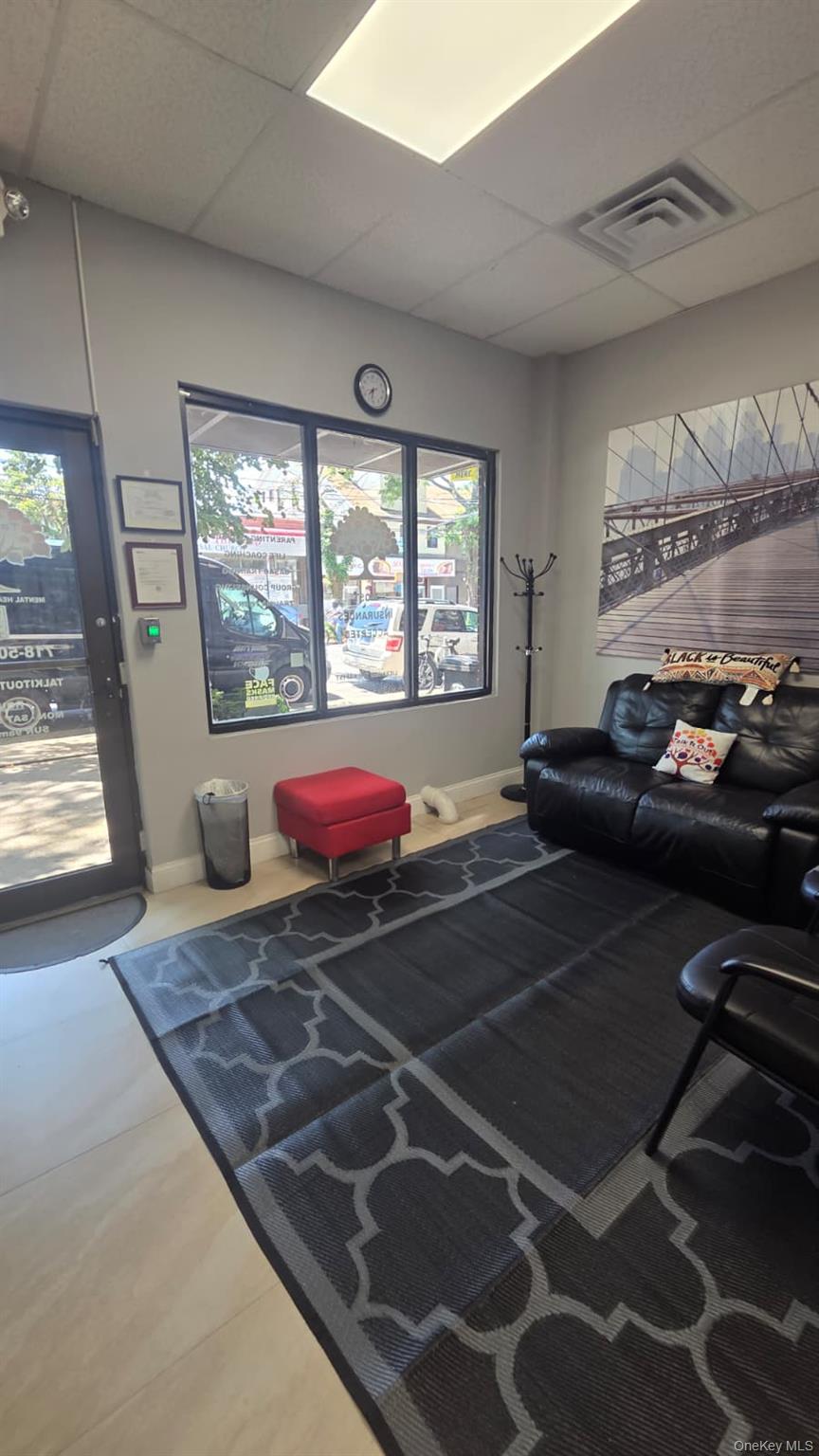 18709 Linden Boulevard Property Photo 13
