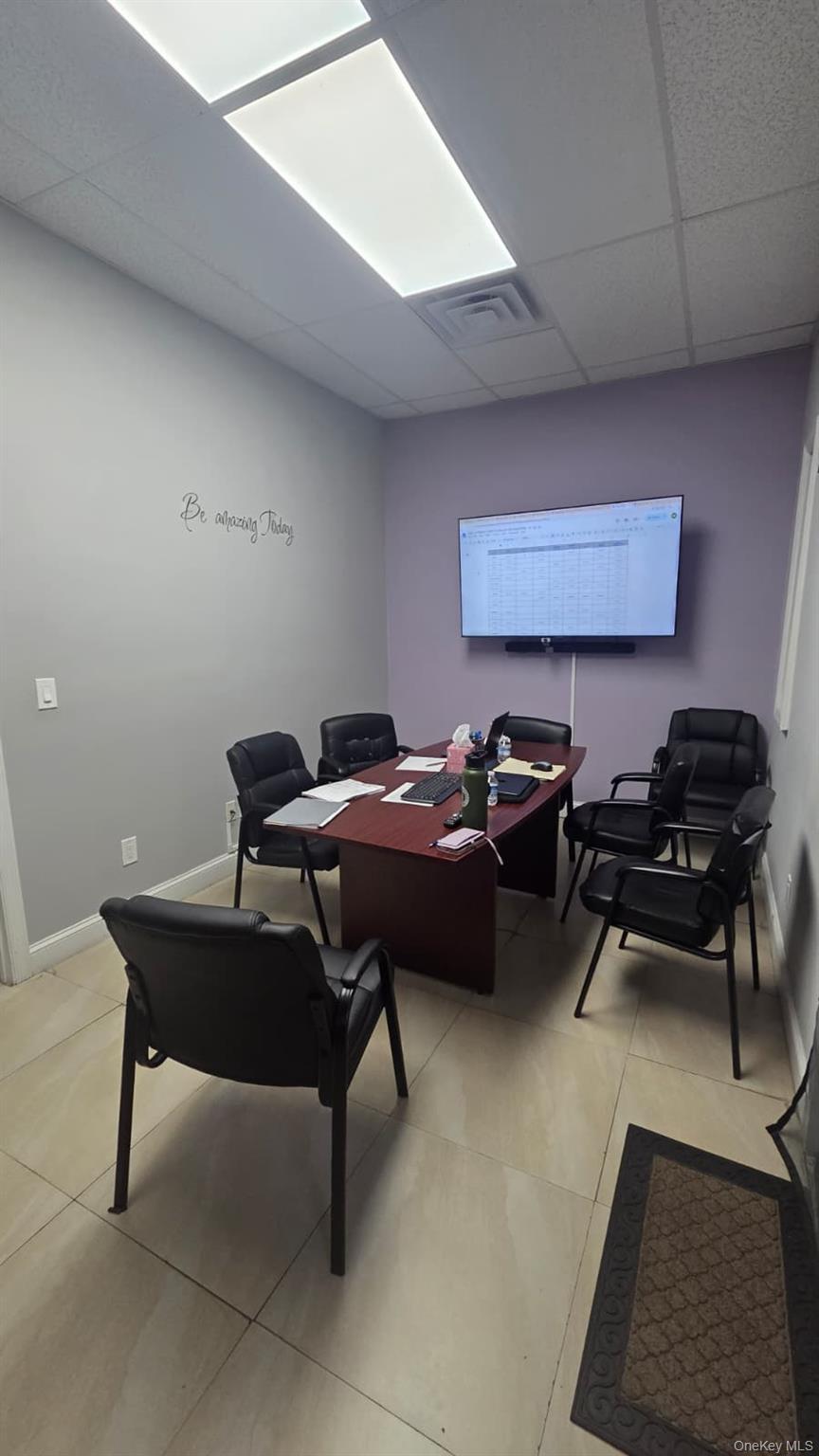 18709 Linden Boulevard Property Photo 17