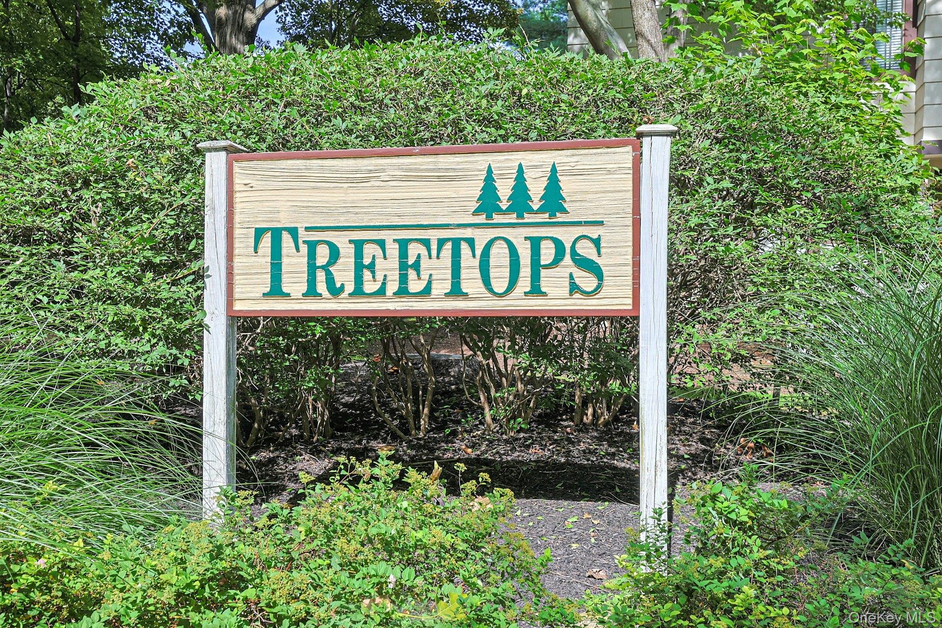 279 Treetop Circle Property Photo 1