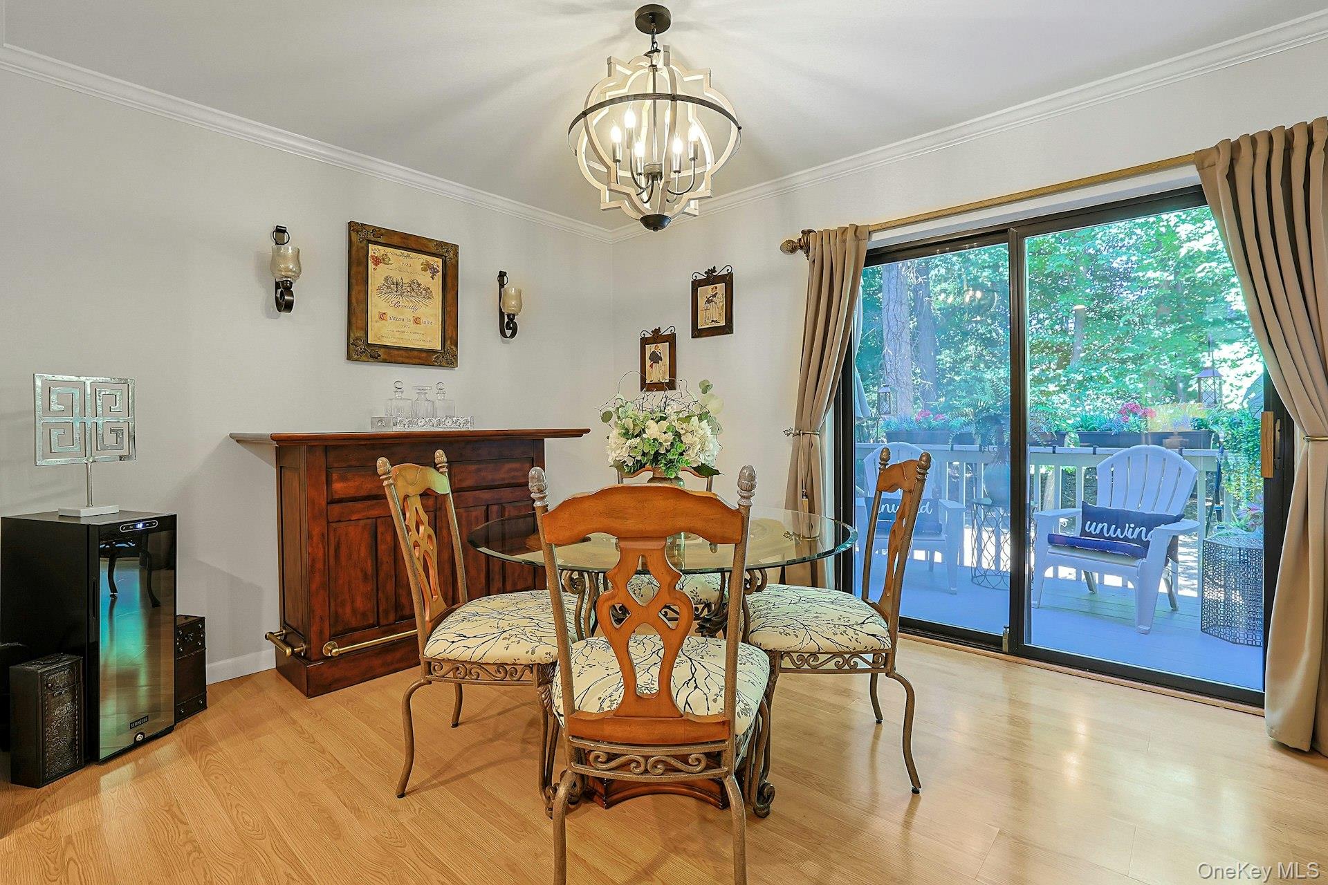 279 Treetop Circle Property Photo 10