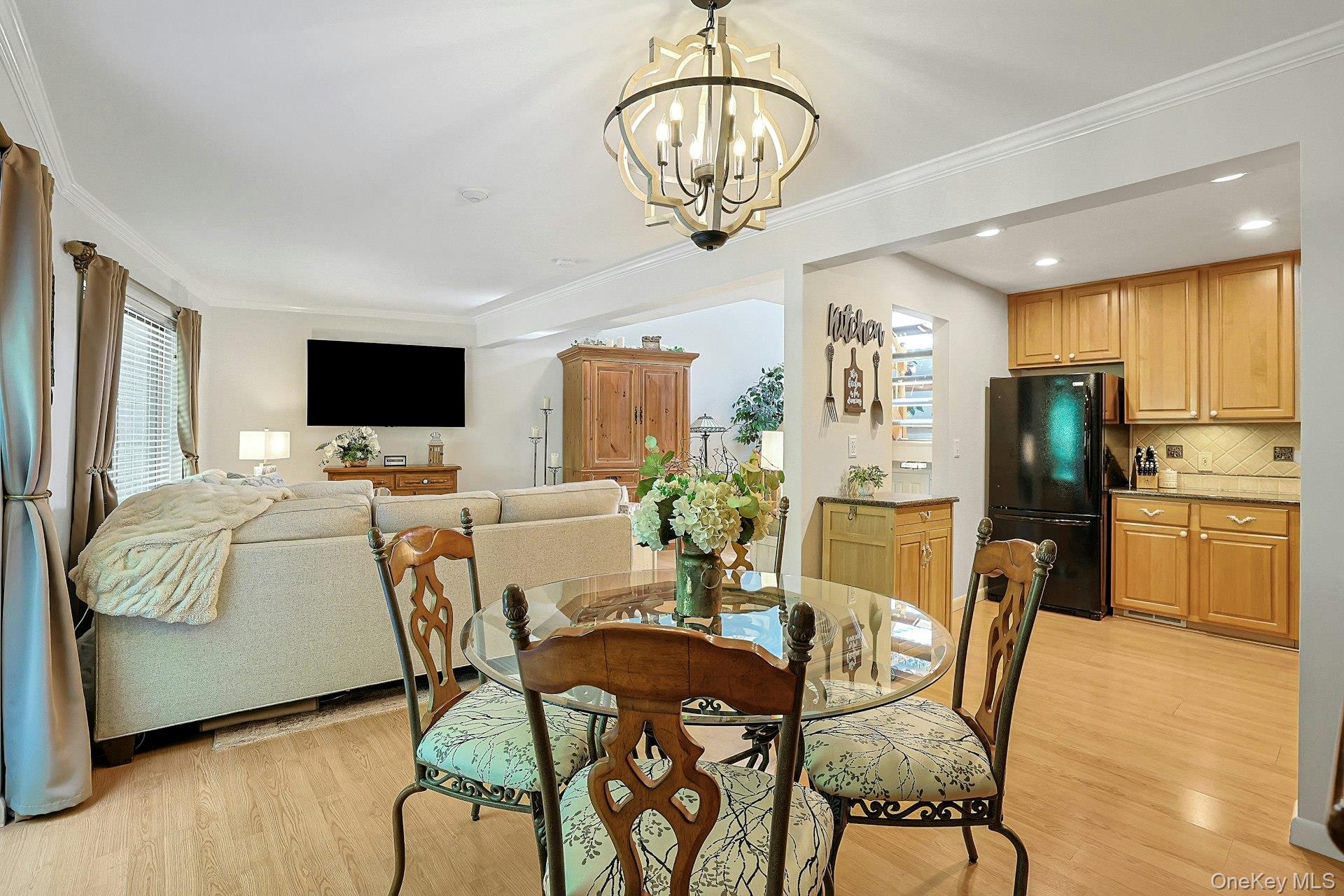 279 Treetop Circle Property Photo 12