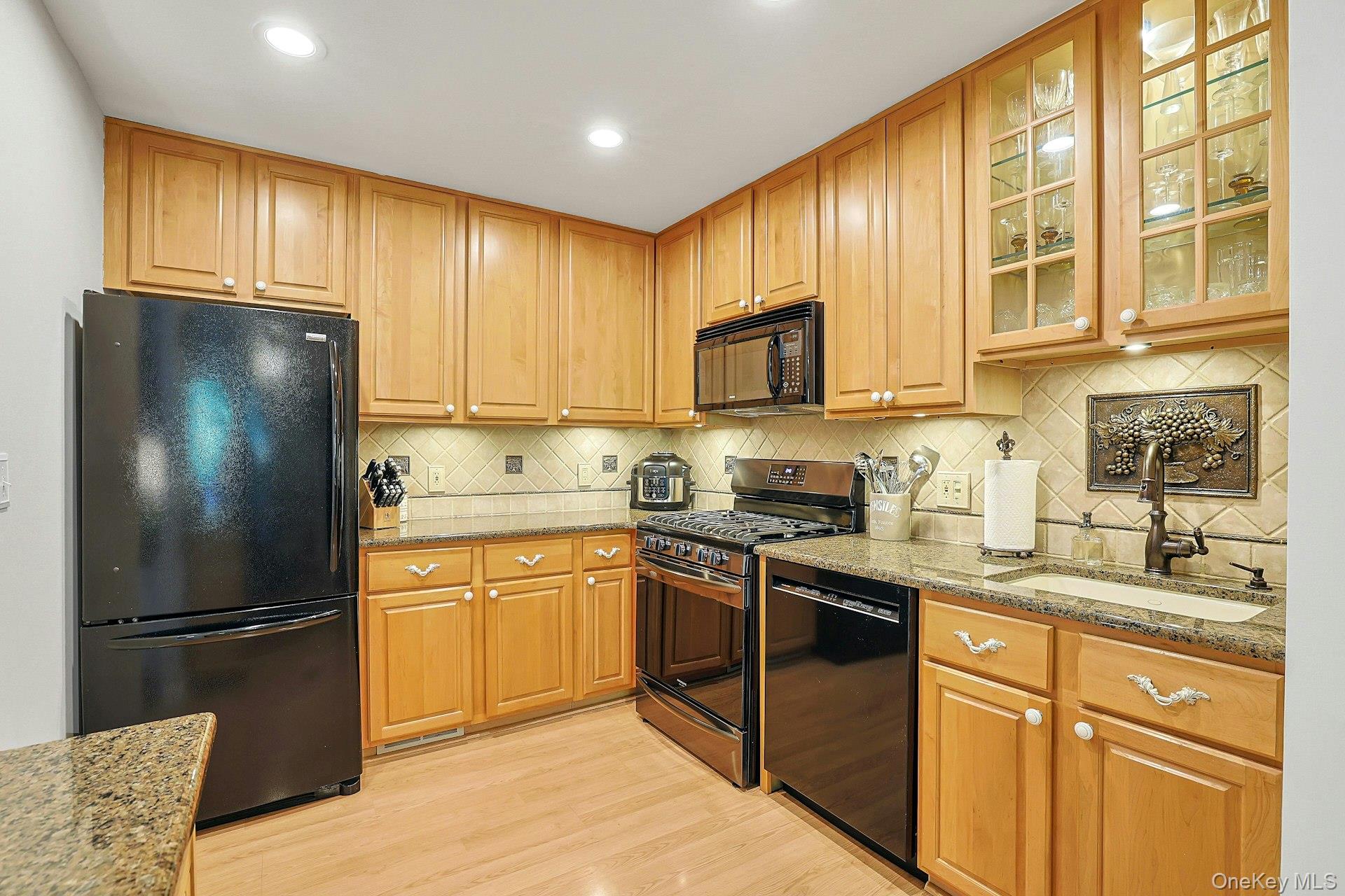 279 Treetop Circle Property Photo 13