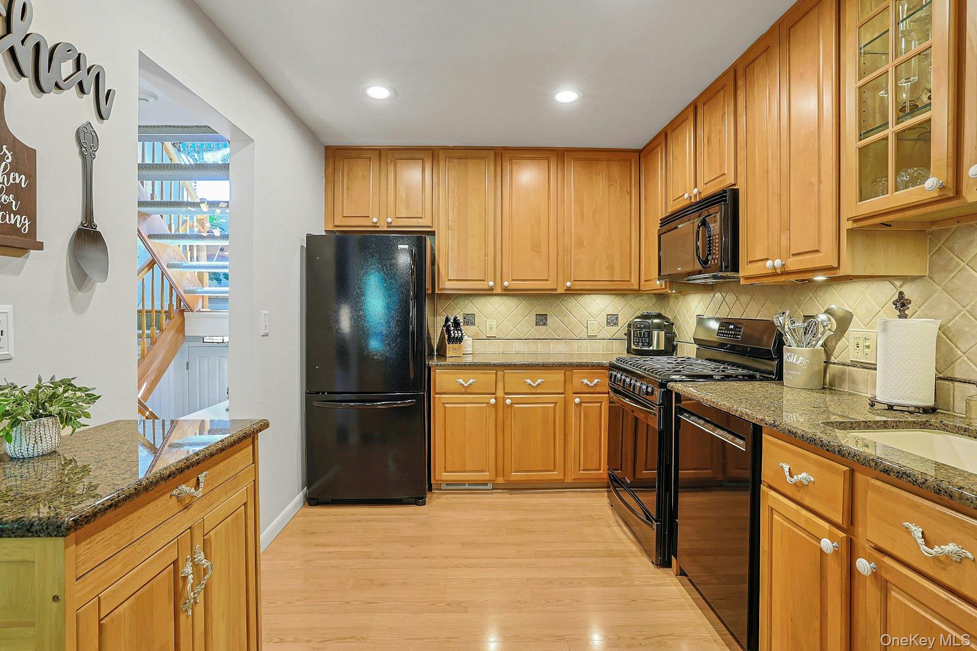 279 Treetop Circle Property Photo 14