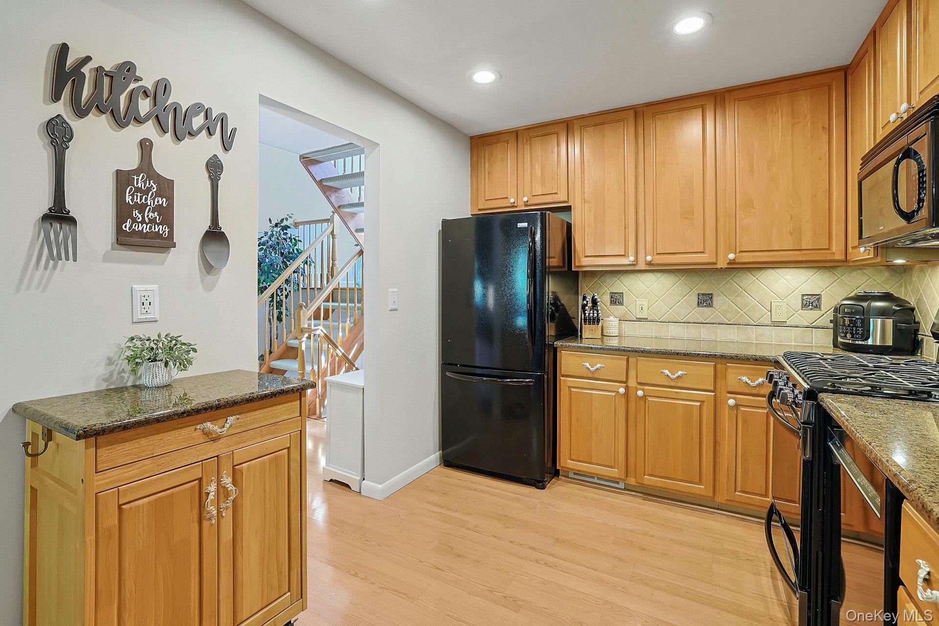 279 Treetop Circle Property Photo 15