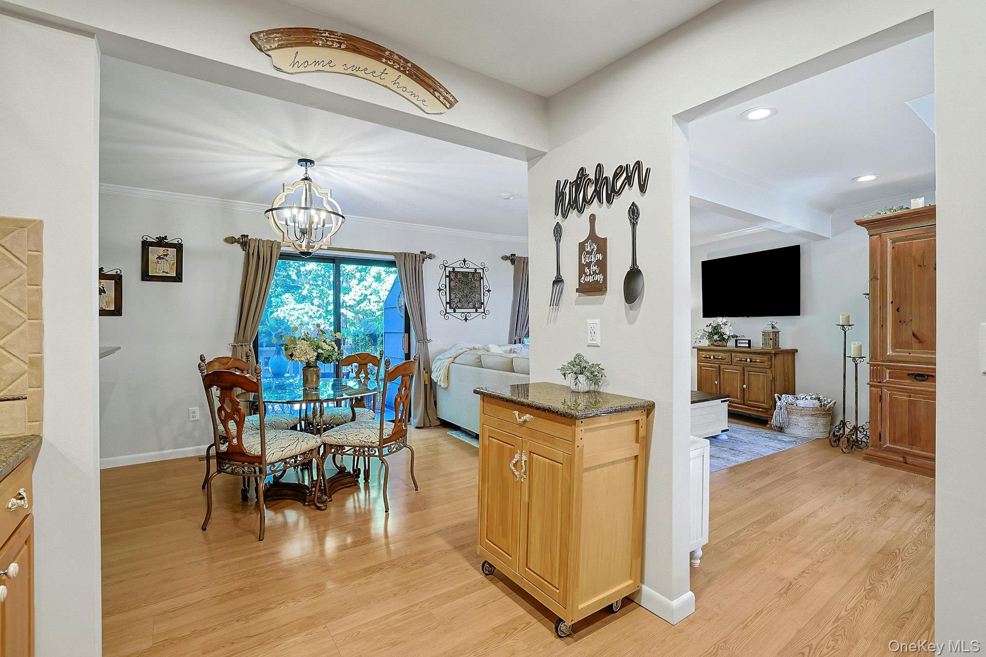 279 Treetop Circle Property Photo 18