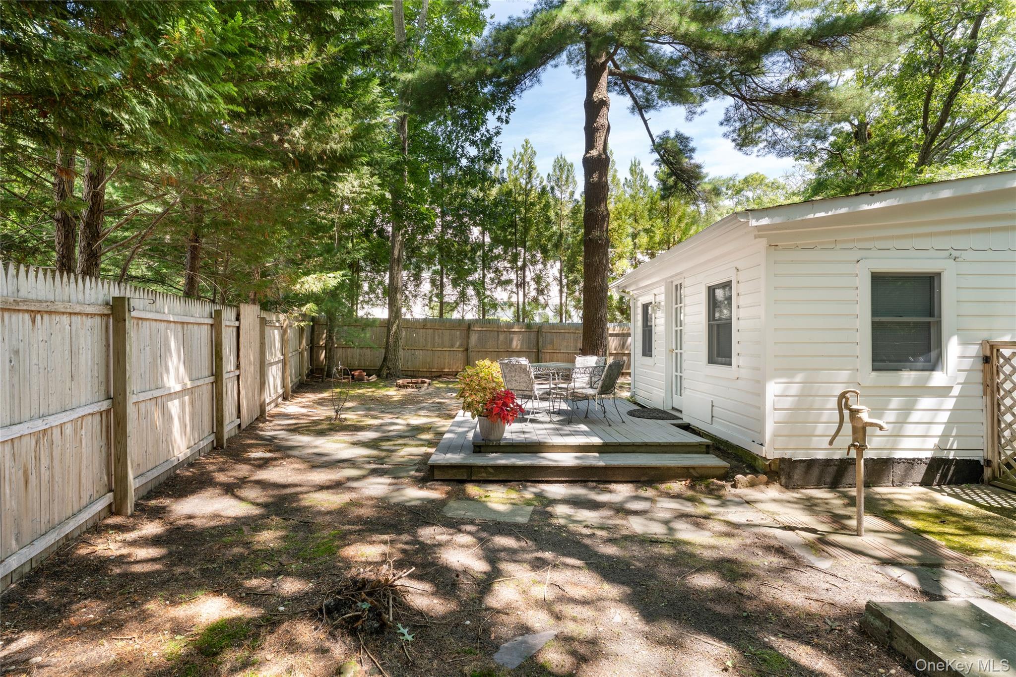 141 W Neck Road Property Photo 21