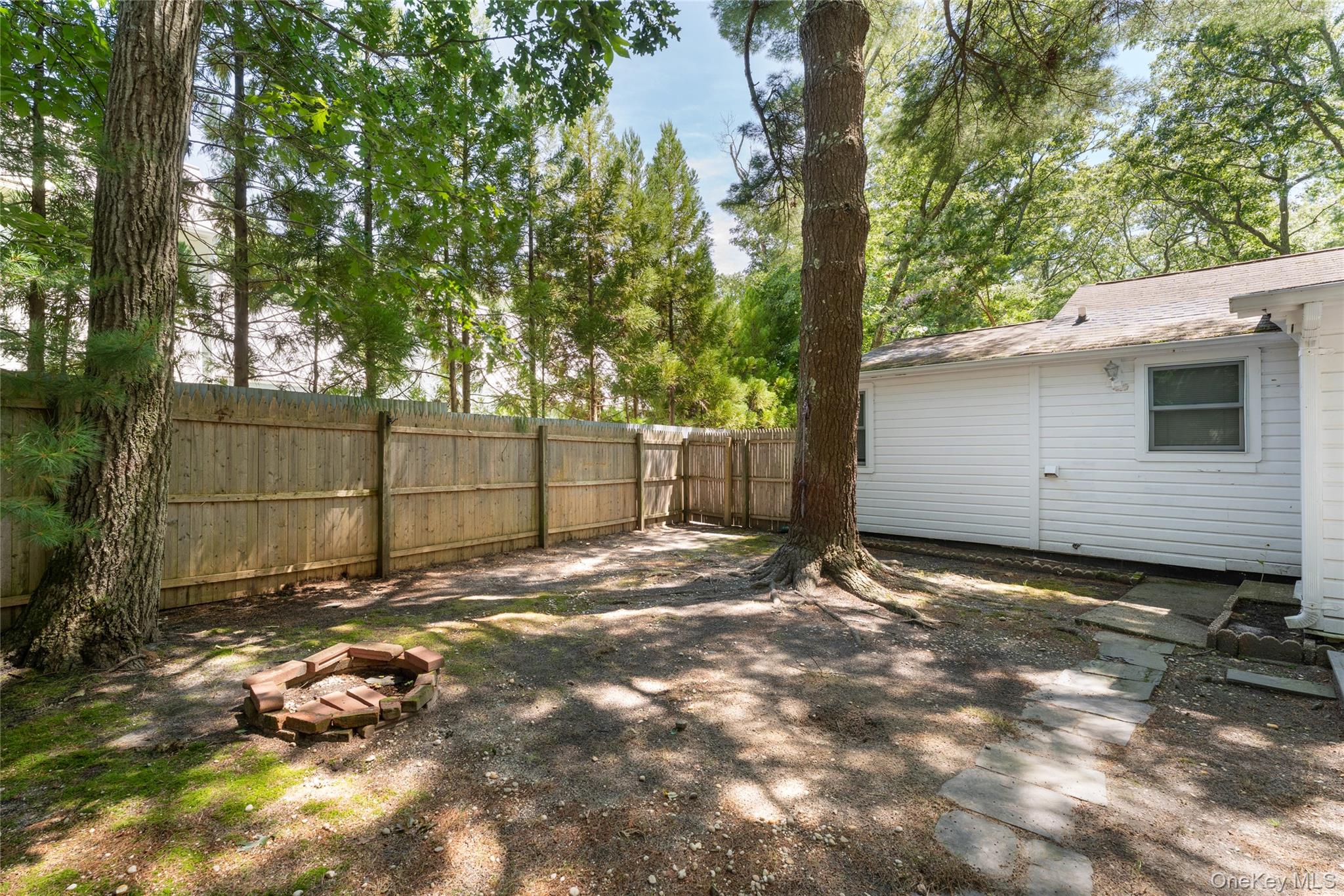 141 W Neck Road Property Photo 23