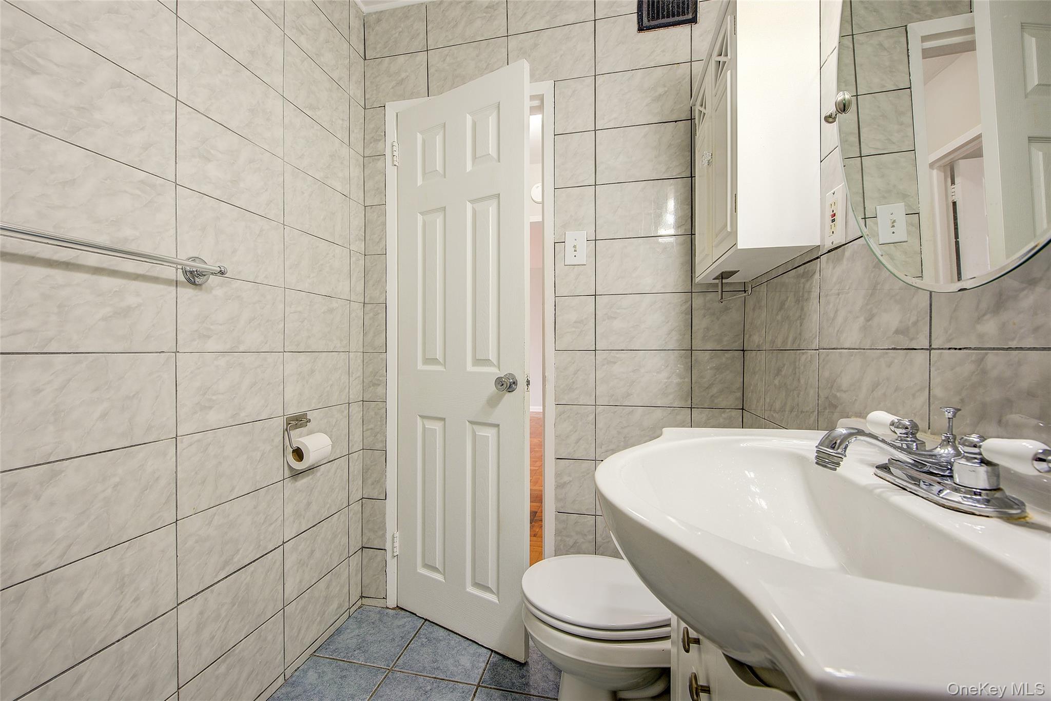 102-10 66th Road 26k Property Photo 10