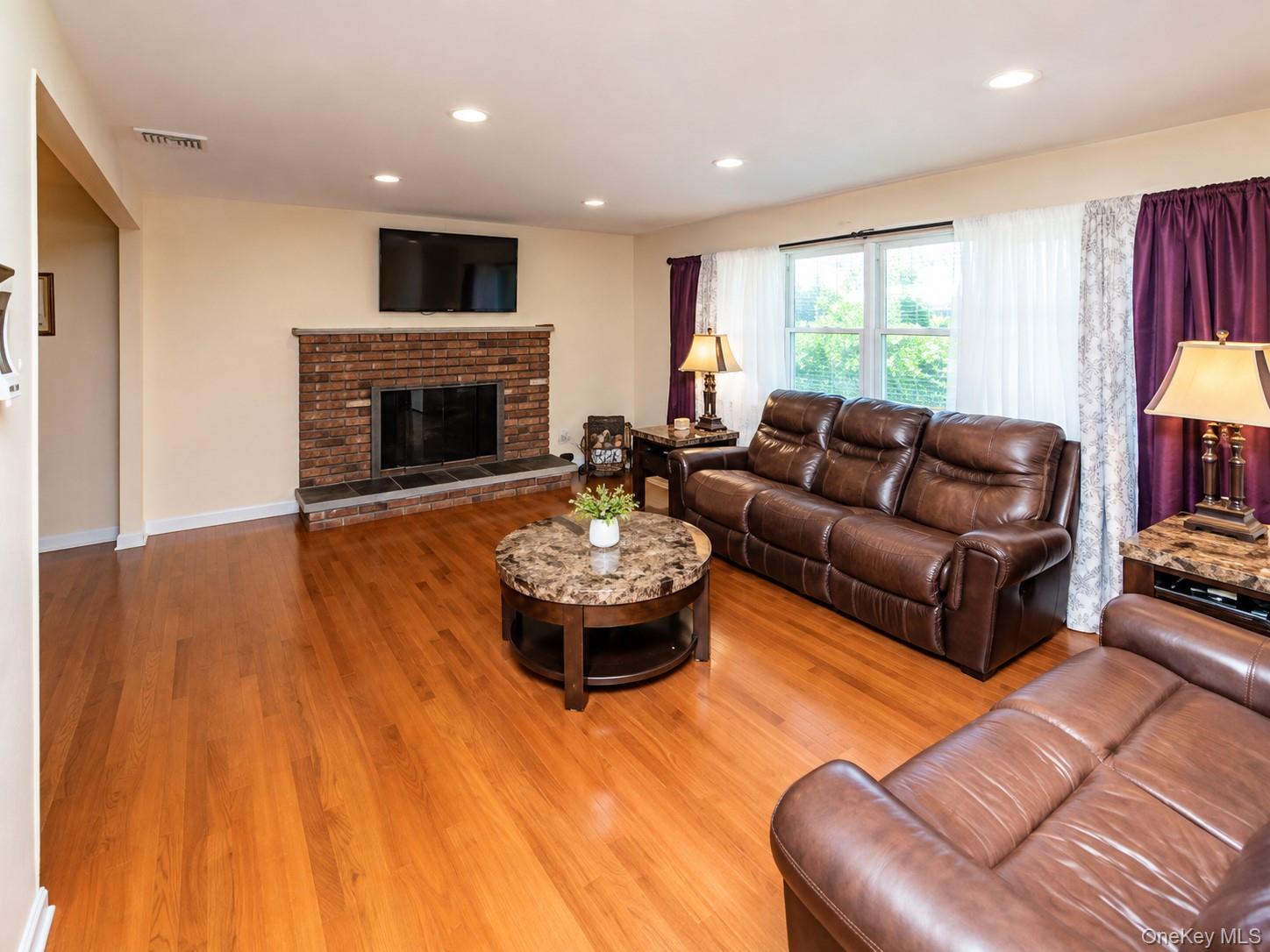 10 Roe Circle Property Photo 3