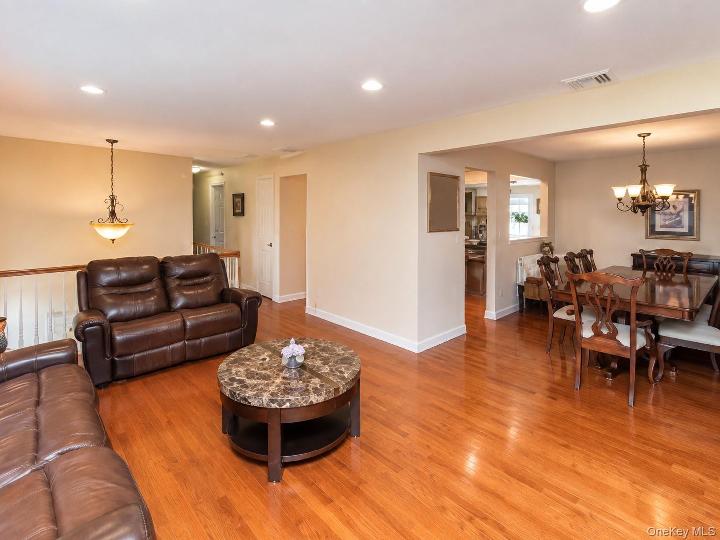 10 Roe Circle Property Photo 4