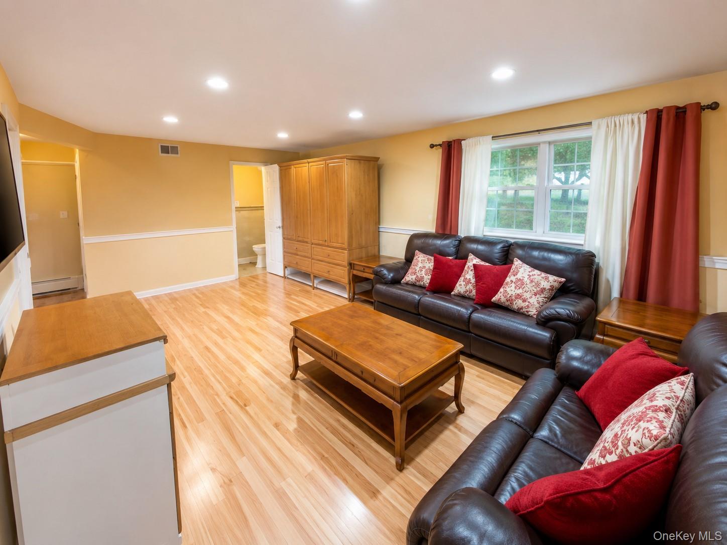 10 Roe Circle Property Photo 18