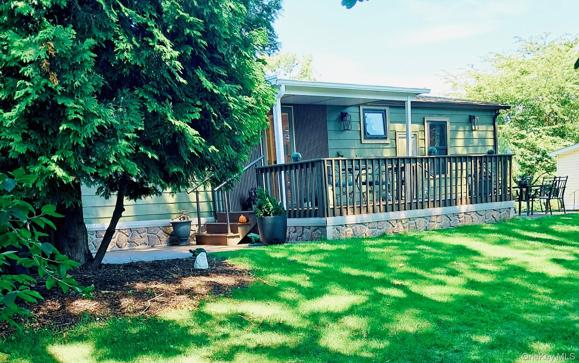 1661 Old Country Road 476 Property Photo 4