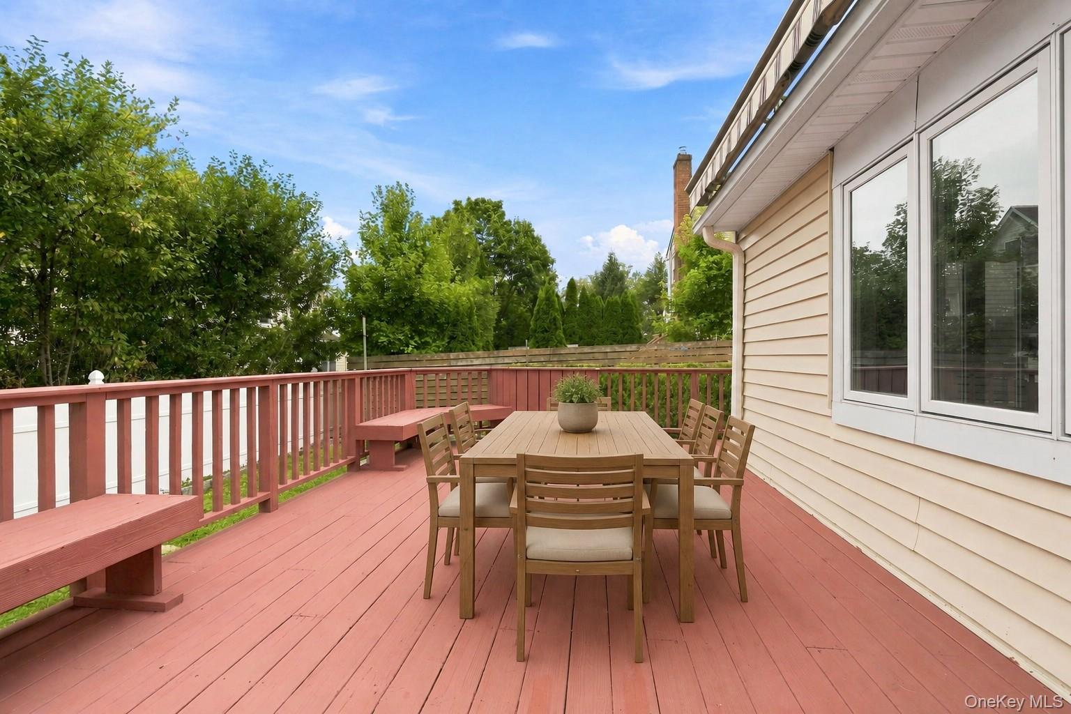 263 Willis Avenue Property Photo 19