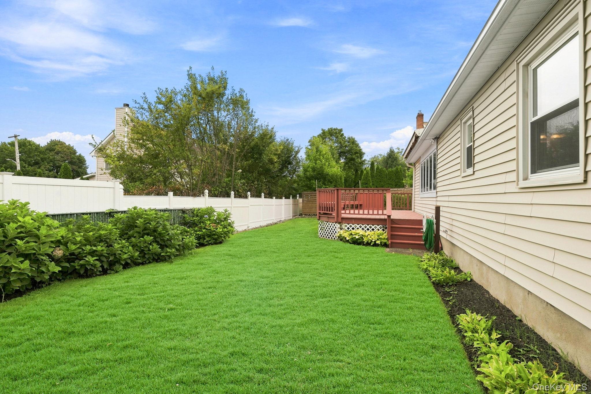 263 Willis Avenue Property Photo 22