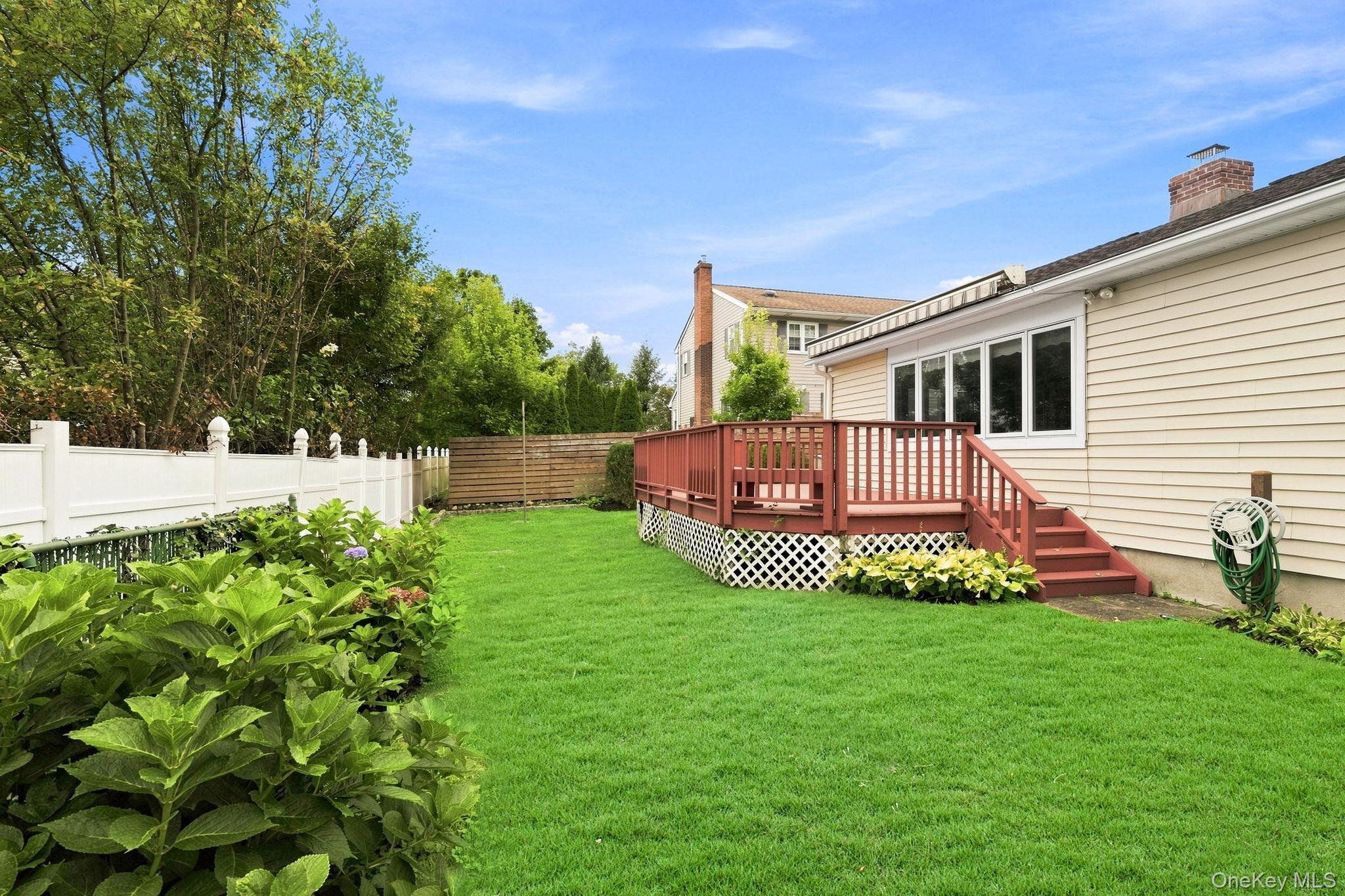 263 Willis Avenue Property Photo 24