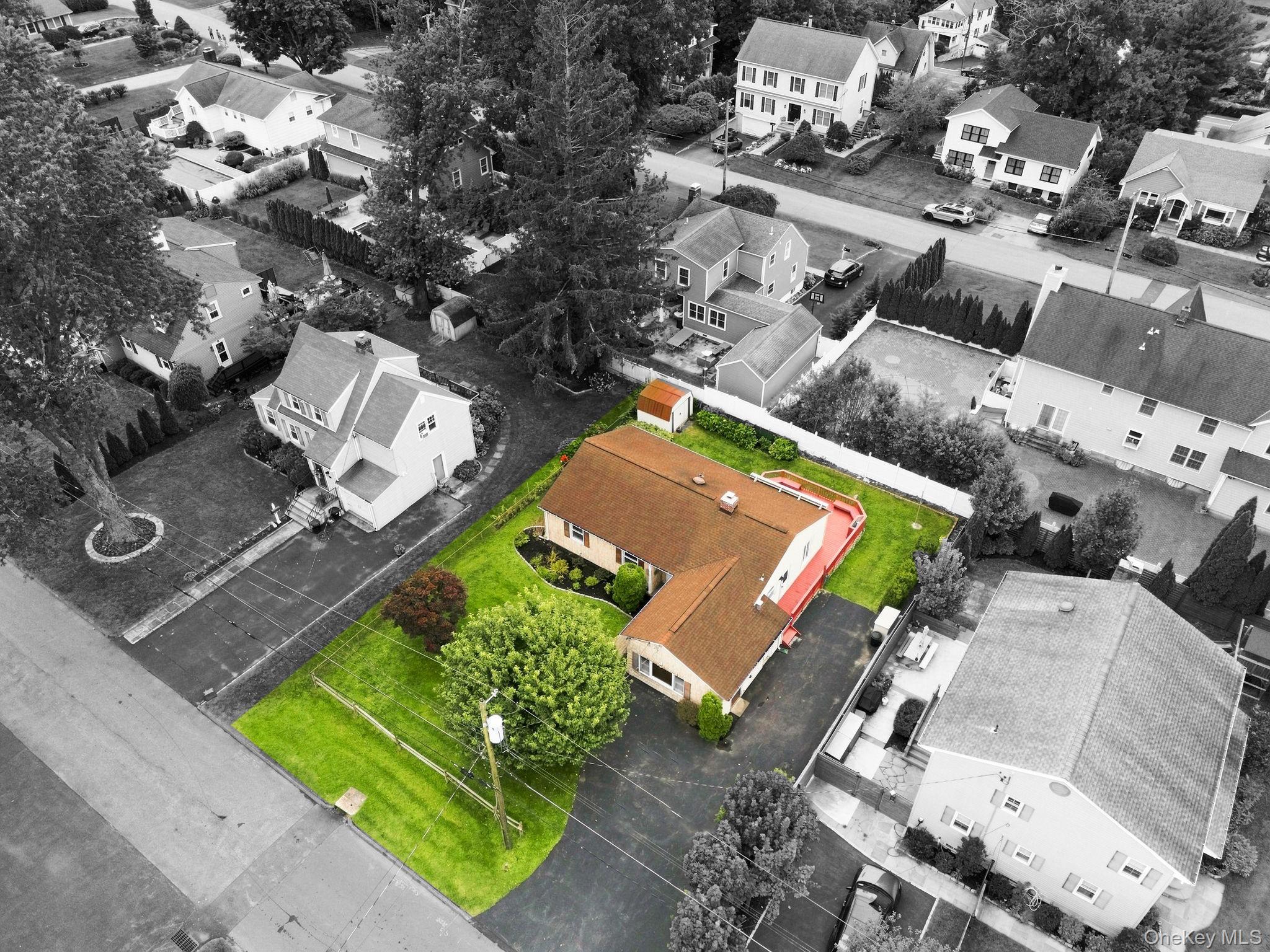263 Willis Avenue Property Photo 36