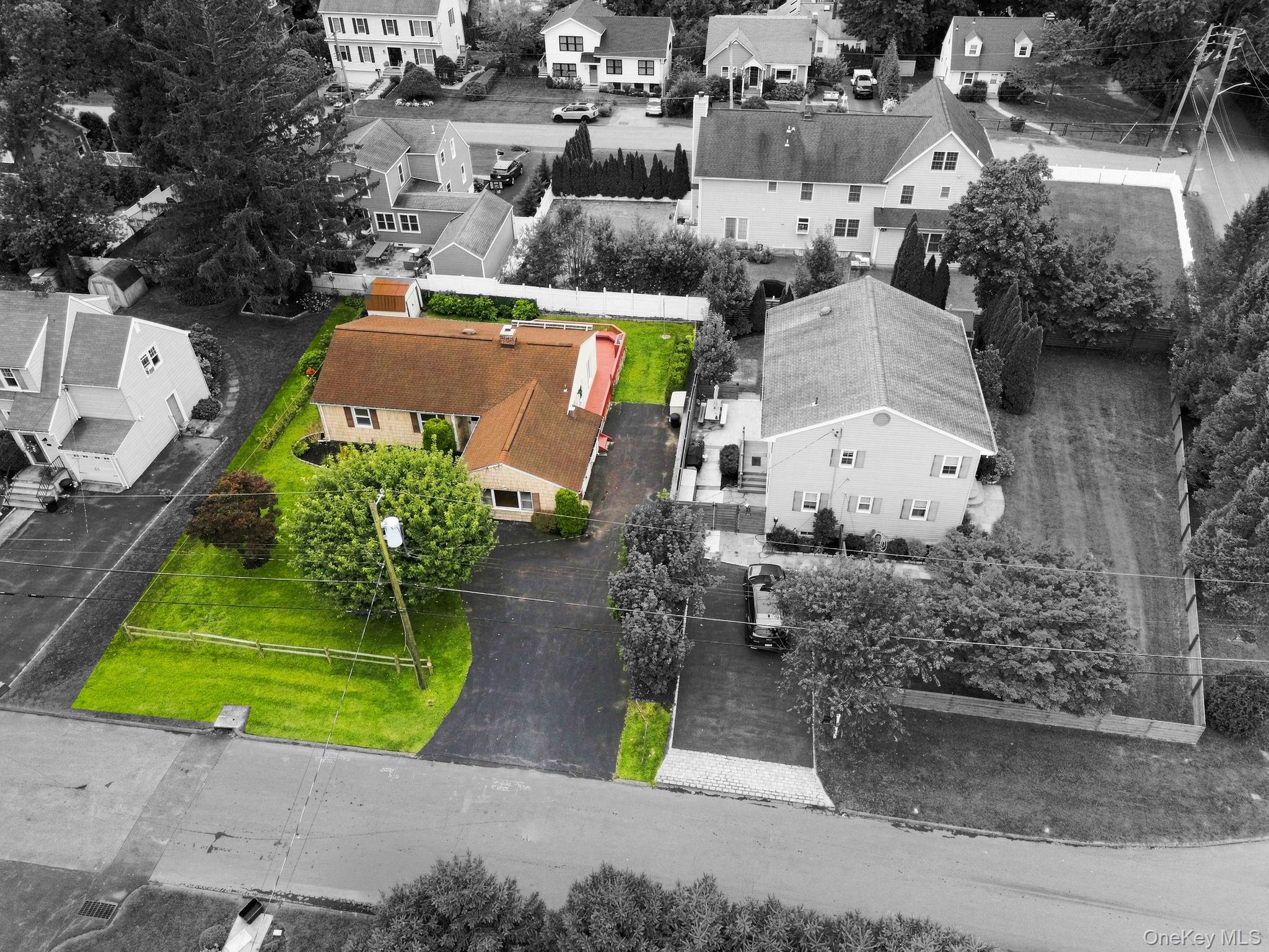 263 Willis Avenue Property Photo 37
