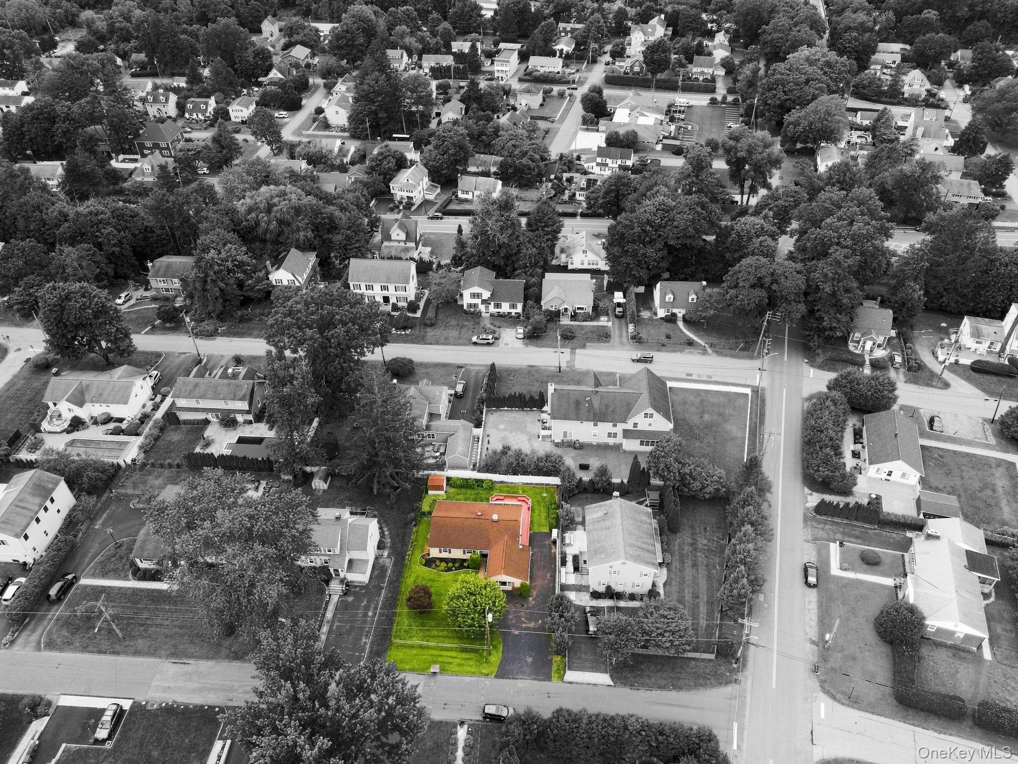 263 Willis Avenue Property Photo 38