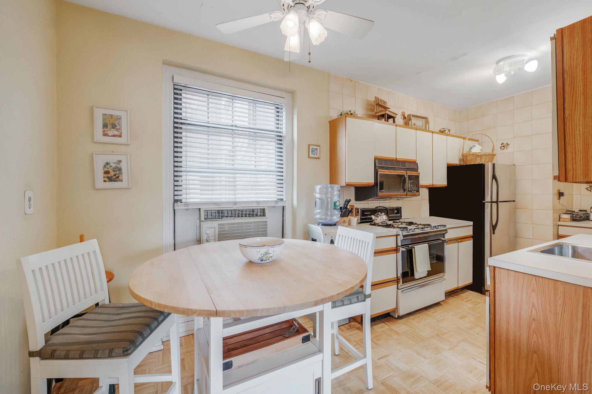 109-14 Ascan Avenue 4b Property Photo 26