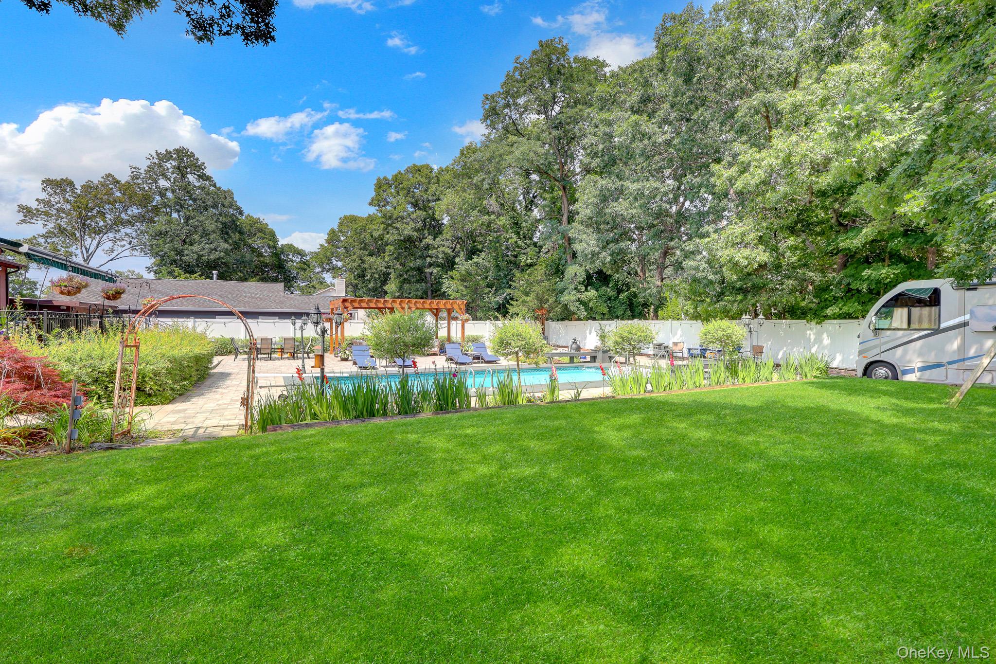 21 Morris Avenue Property Photo 42