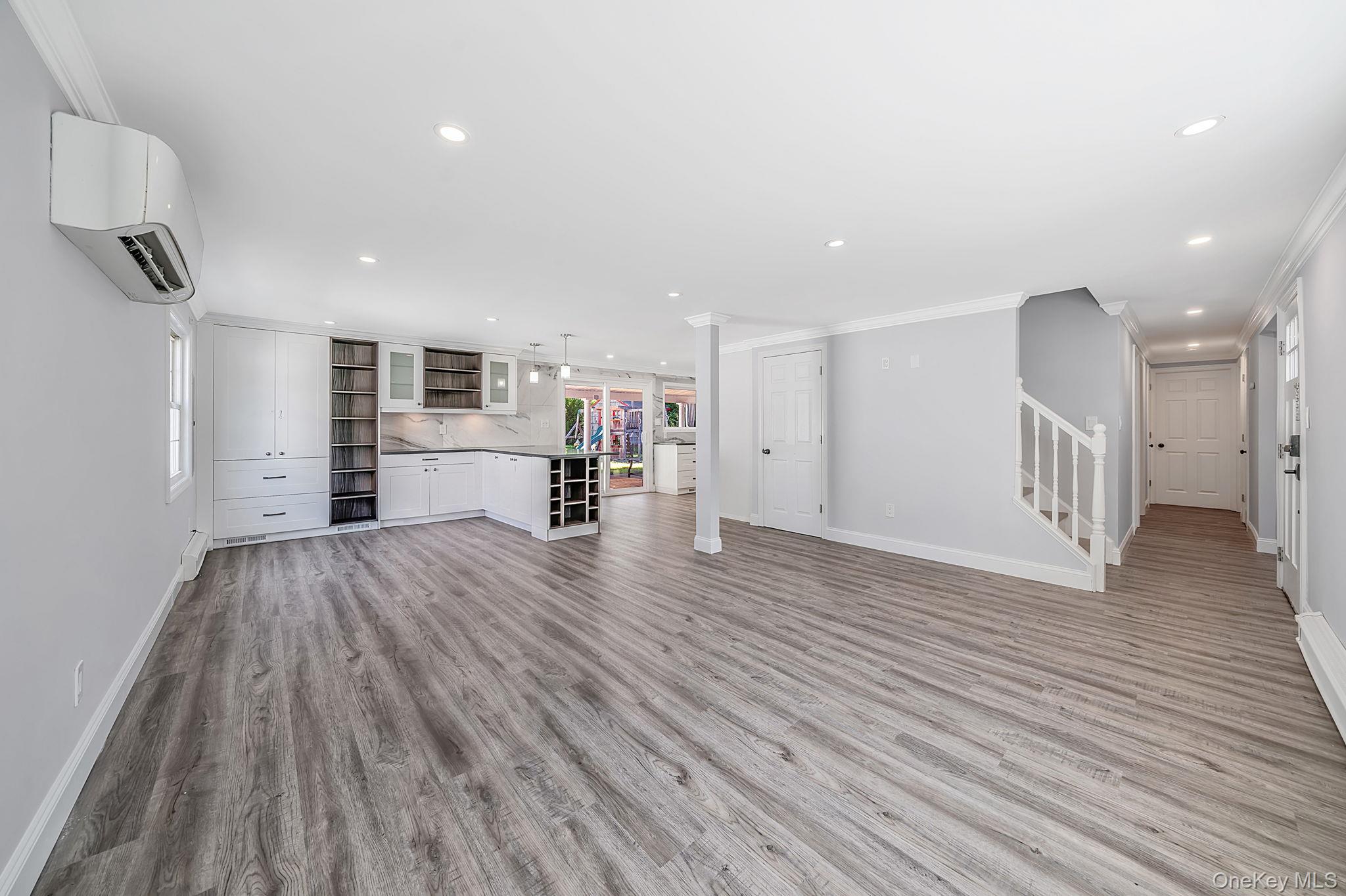 457 Peconic Street Property Photo 2