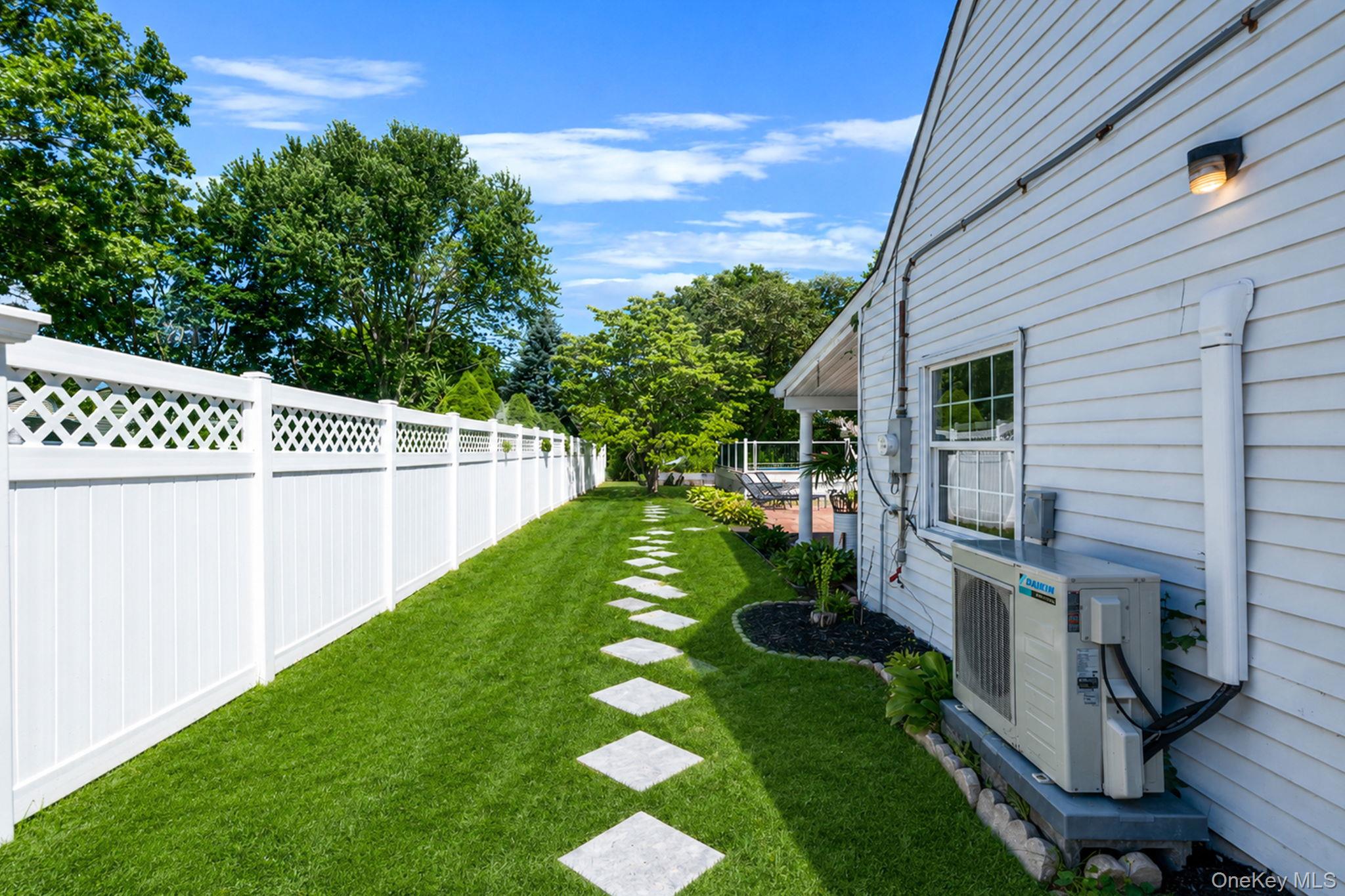 457 Peconic Street Property Photo 24