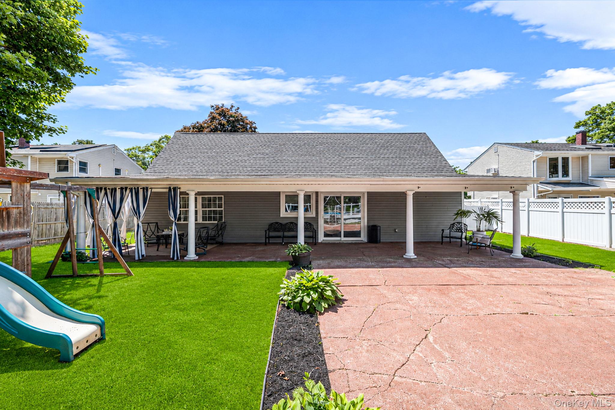 457 Peconic Street Property Photo 25