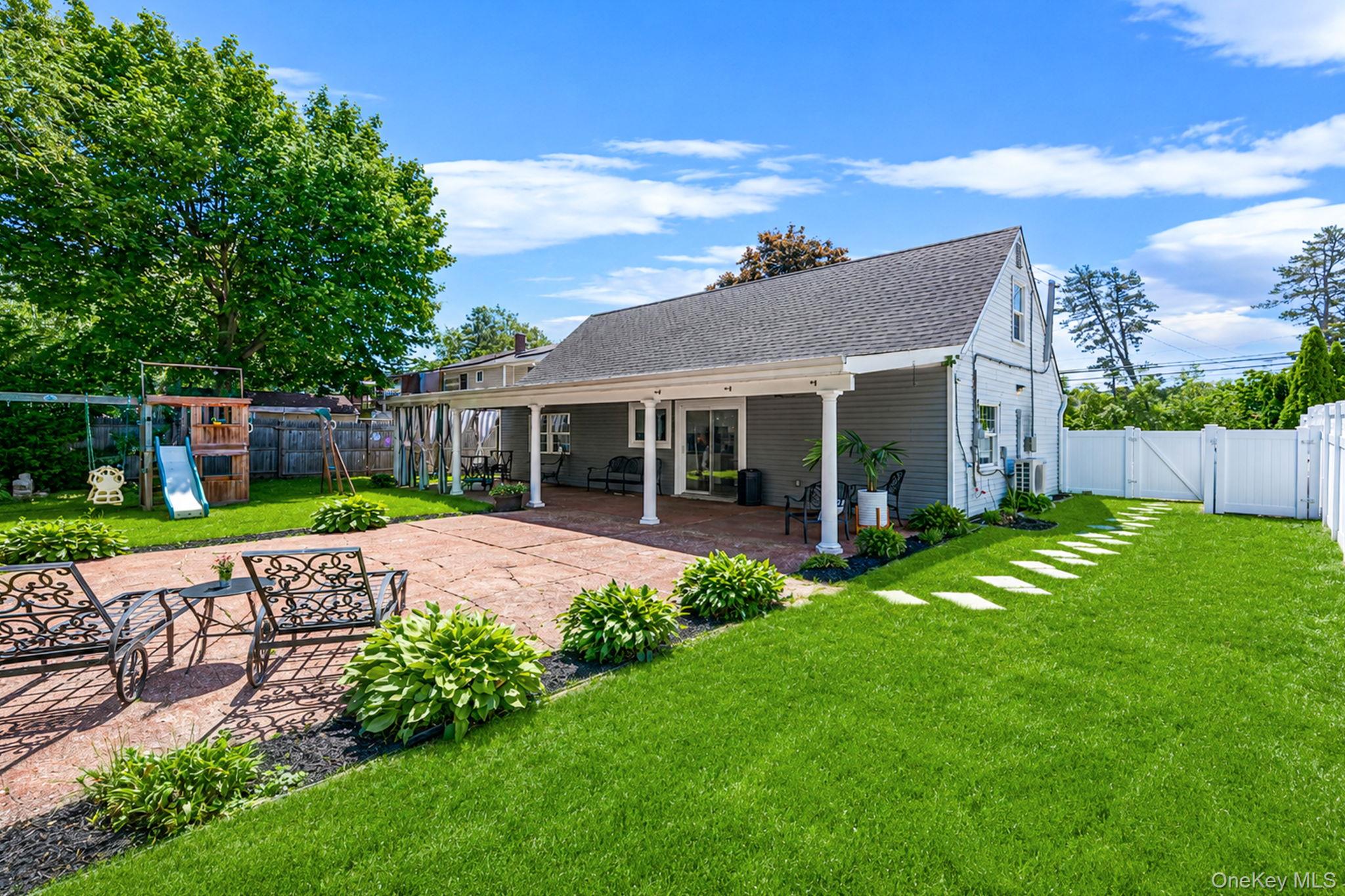 457 Peconic Street Property Photo 26