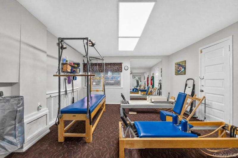 132 W Boston Post Road Property Photo 6